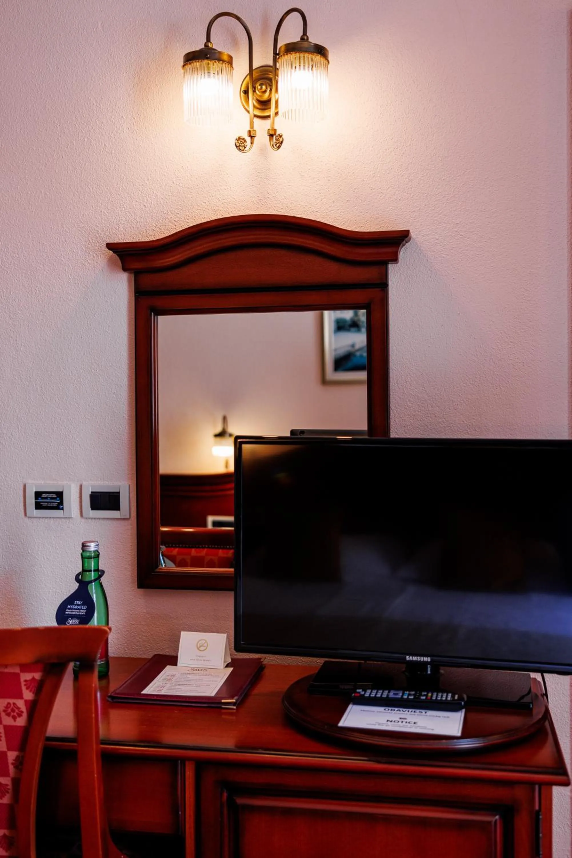 TV and multimedia in Hotel Savoy