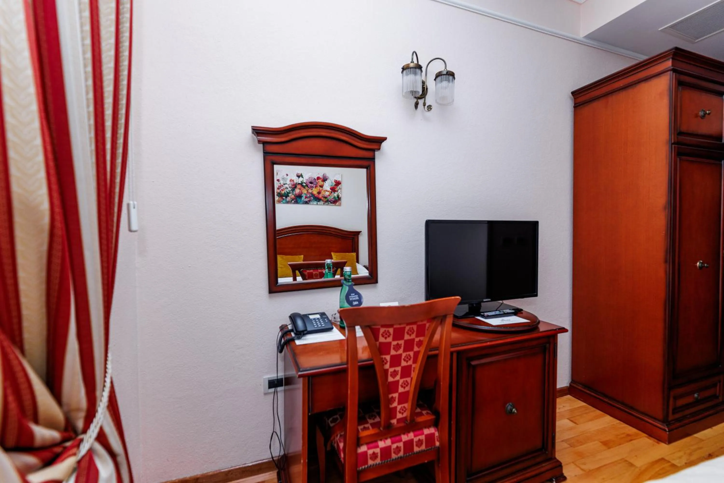 TV and multimedia in Hotel Savoy