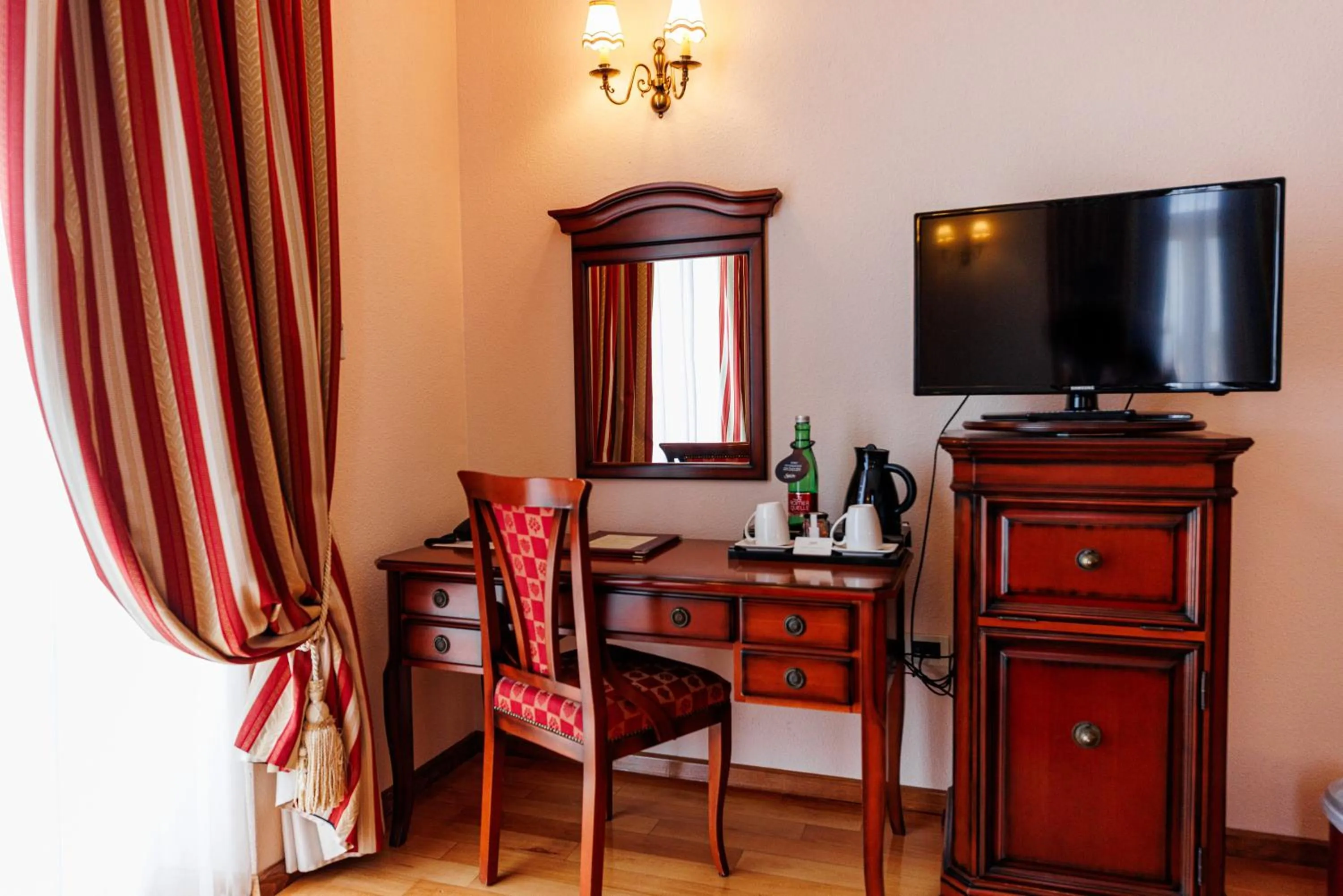 TV and multimedia in Hotel Savoy