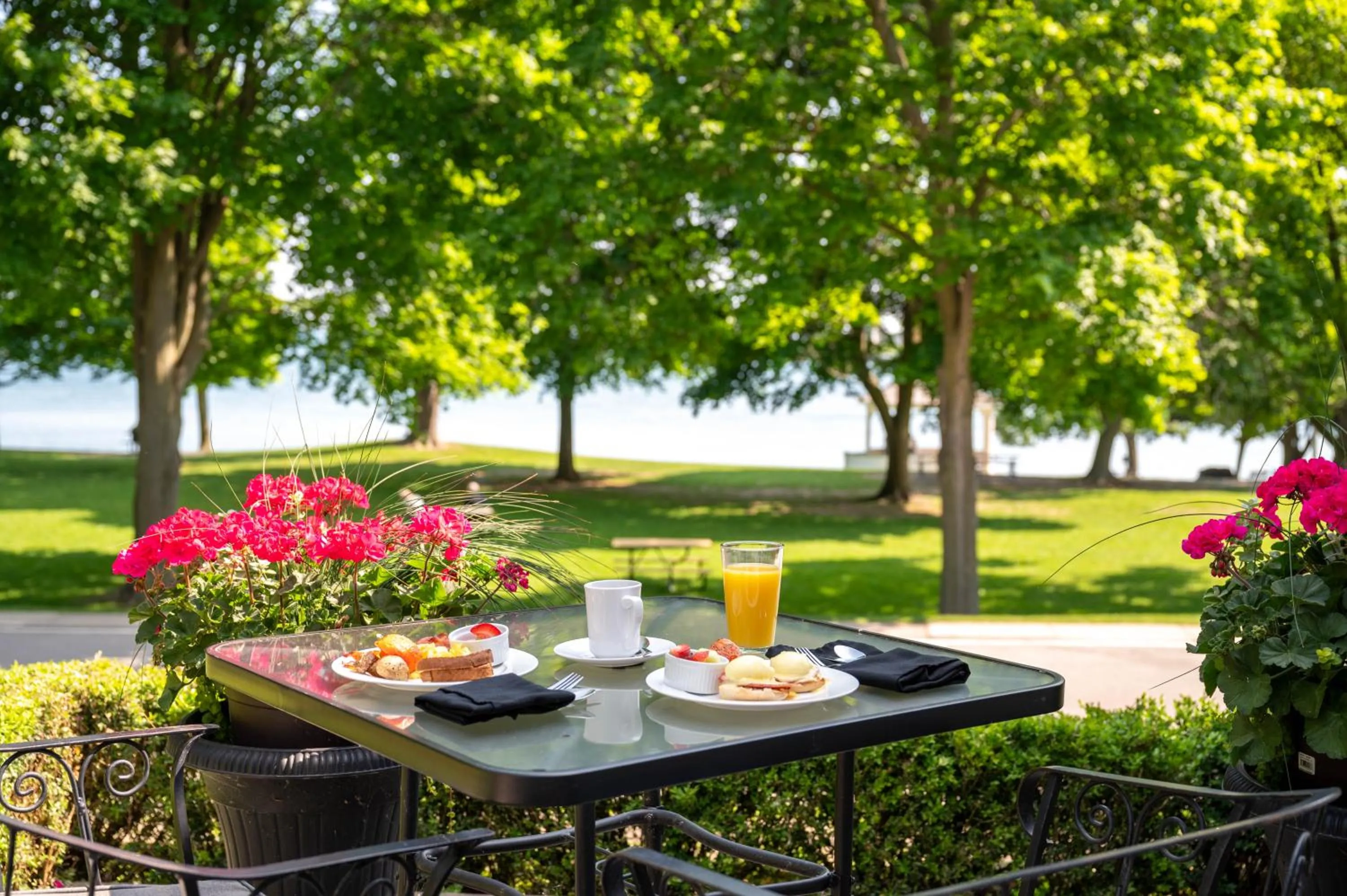 Breakfast in The Old Bank House