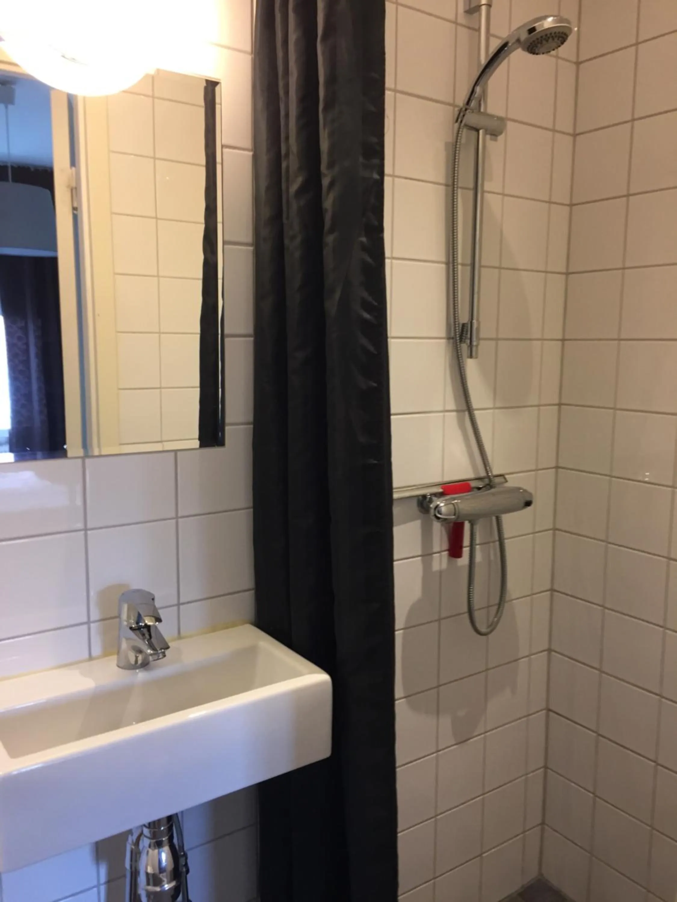 Bathroom in Höjdens Lågprishotell