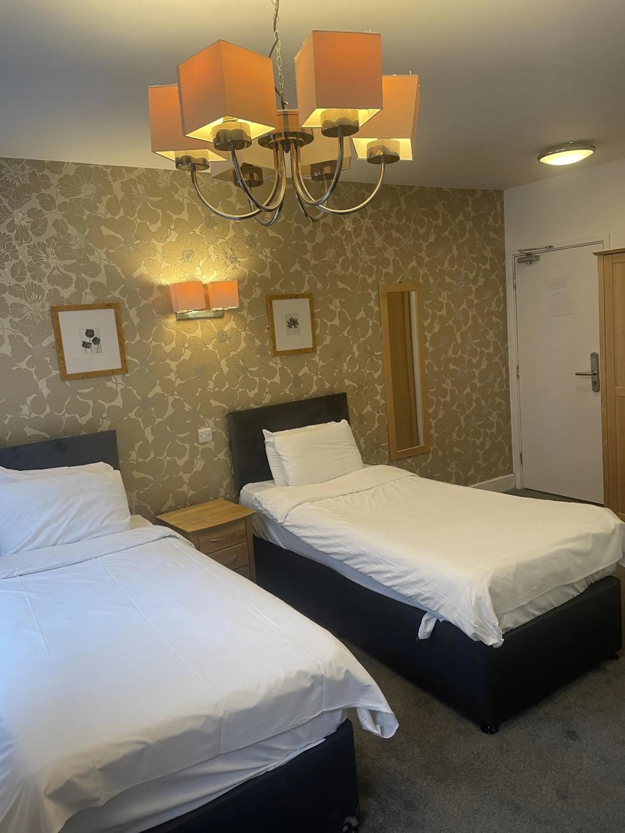 Bedroom, Bed in Hotel 1843 Reading