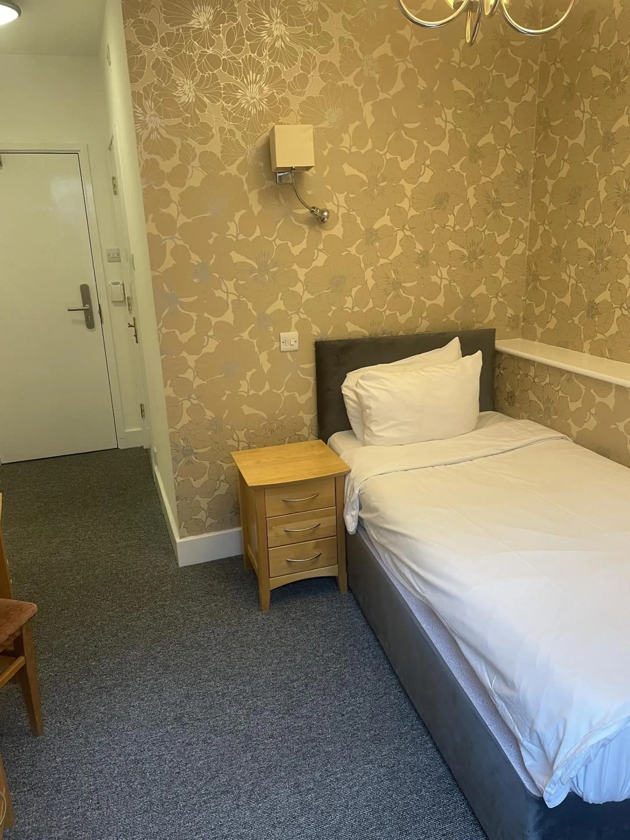 Single Room with Shower in Hotel 1843 Reading Single Room with Shower in Hotel 1843 Reading