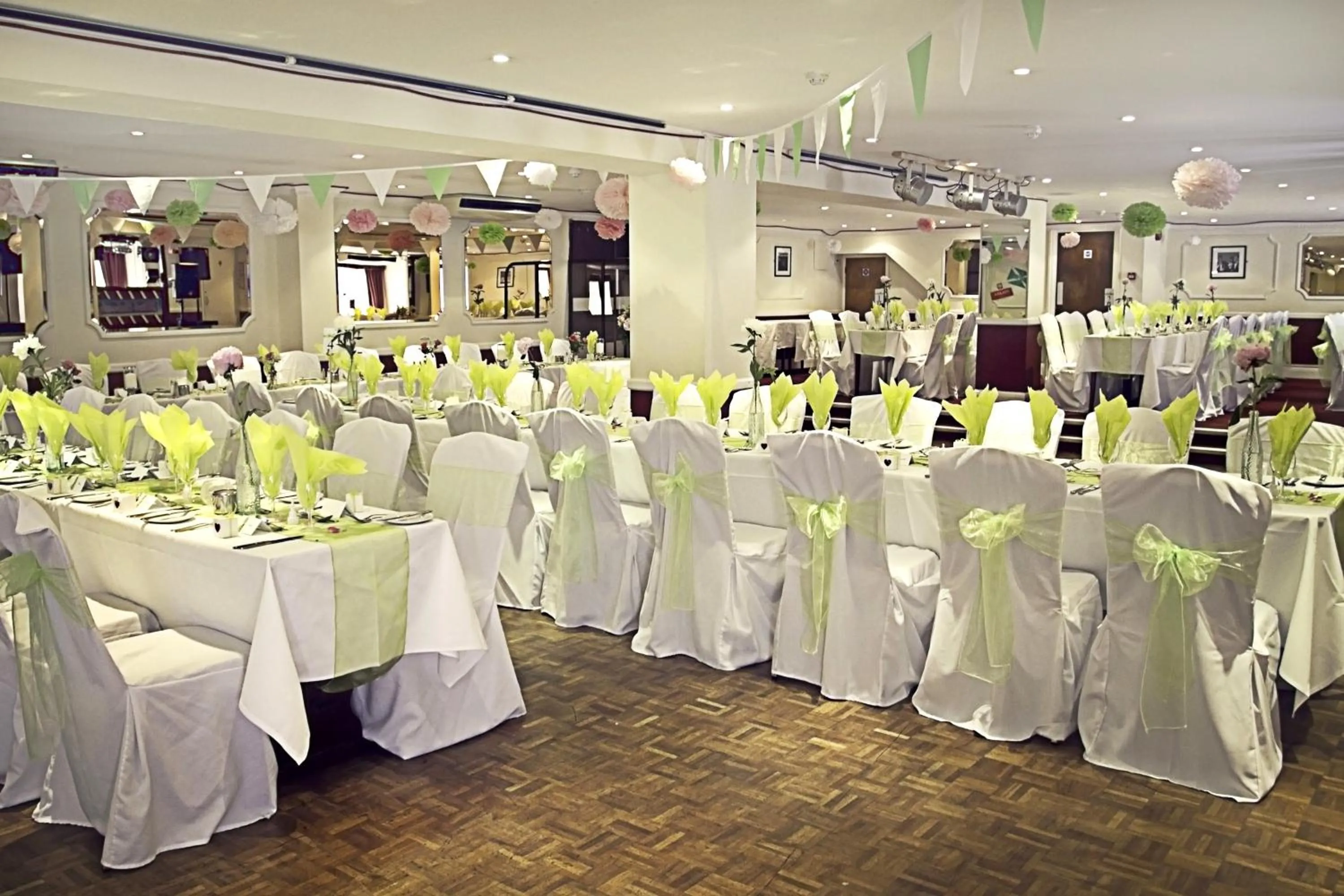 Banquet/Function facilities in Afton Hotel