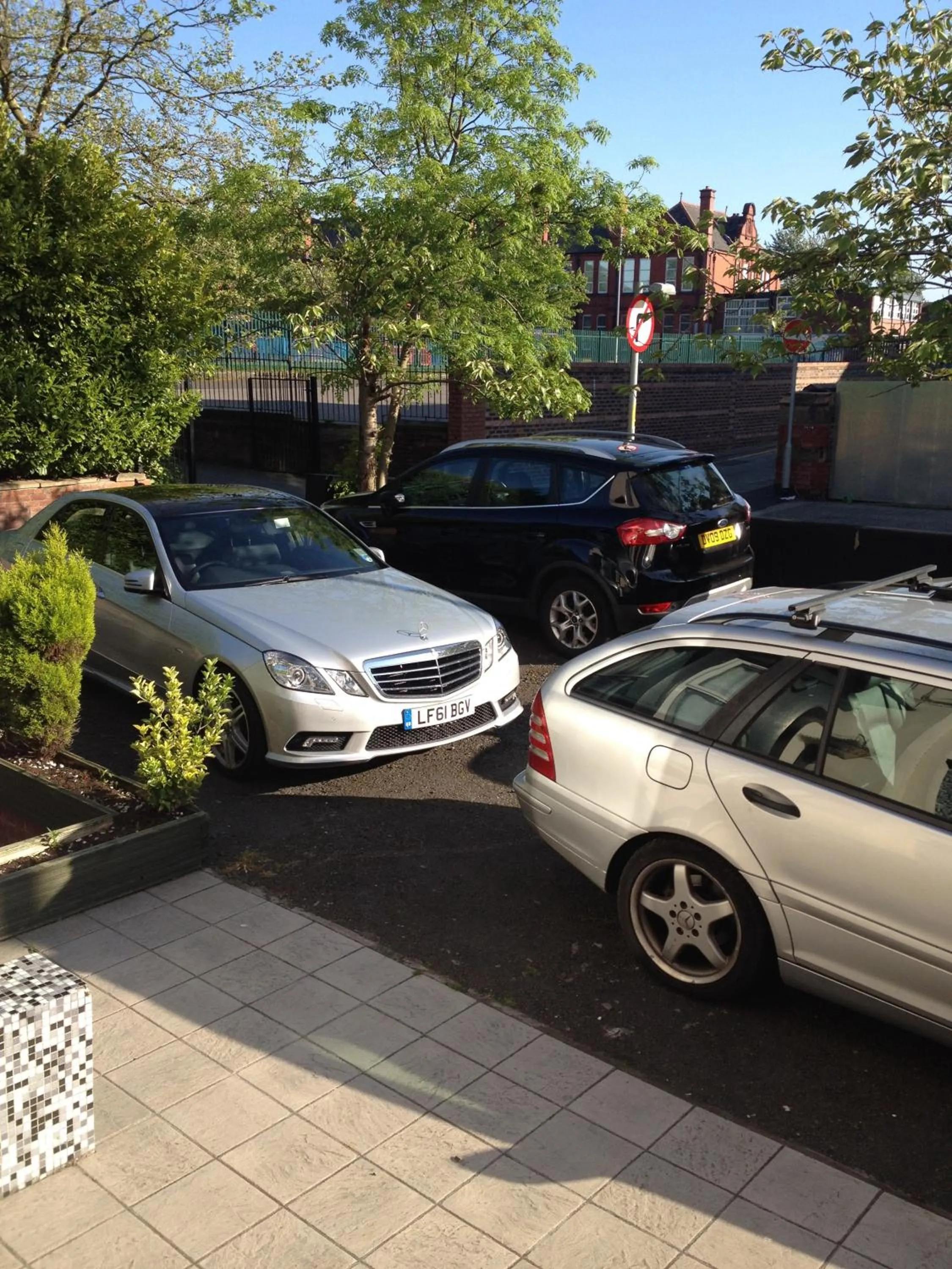 Facade/entrance in Hendham House