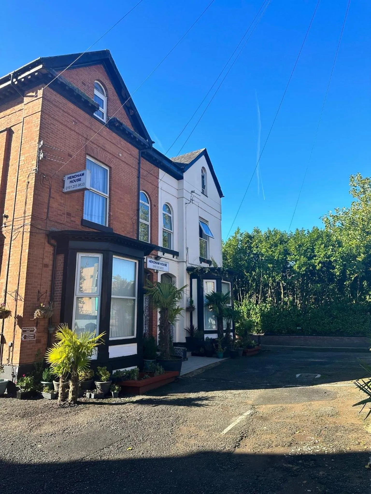 Property building in Hendham House - Near Etihad Stadium, CoOp Live Arena, AO Arena, Piccadilly Train Station & Manchester City Centre