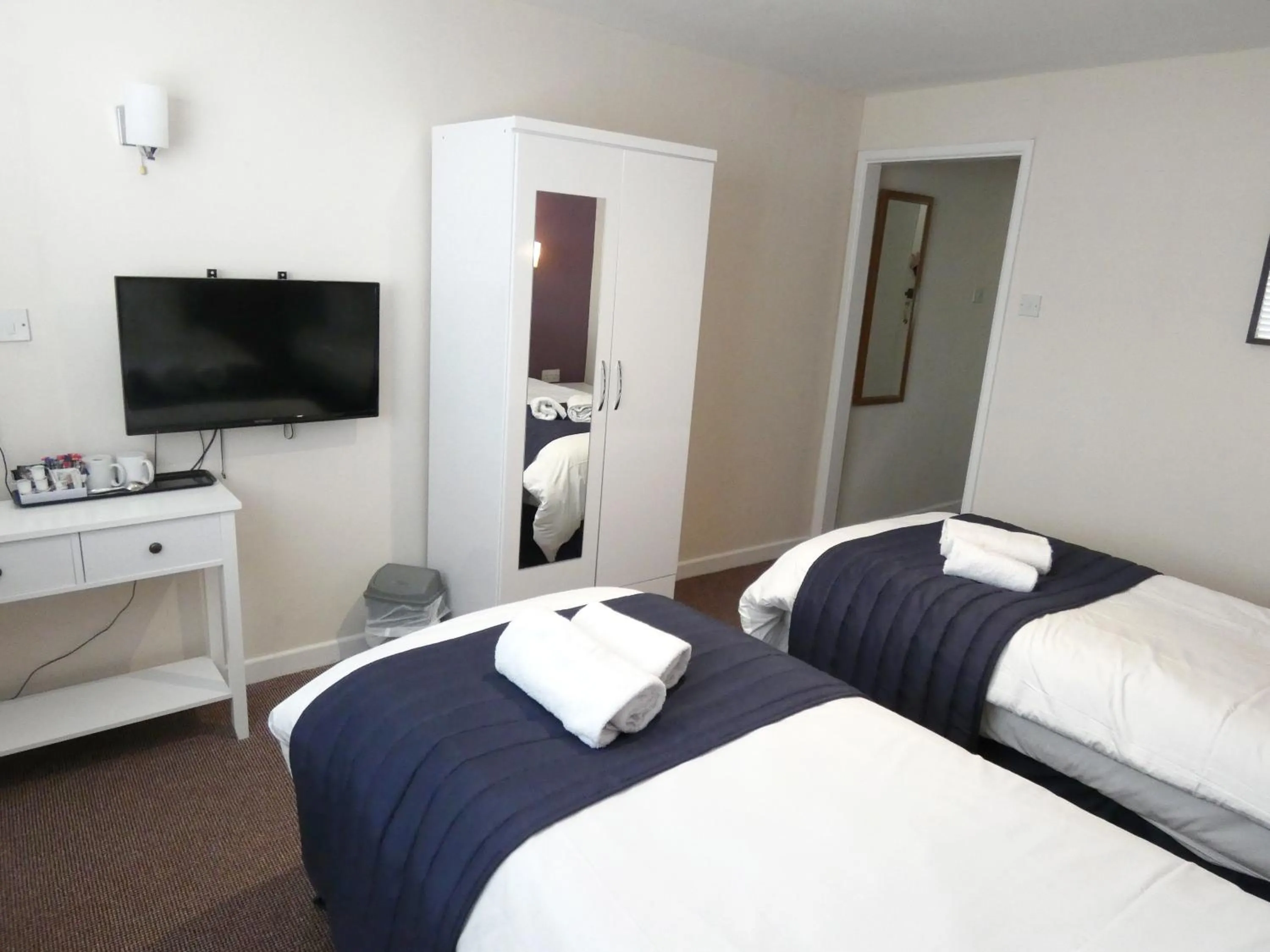 Bedroom, Bed in The Riverside Hotel