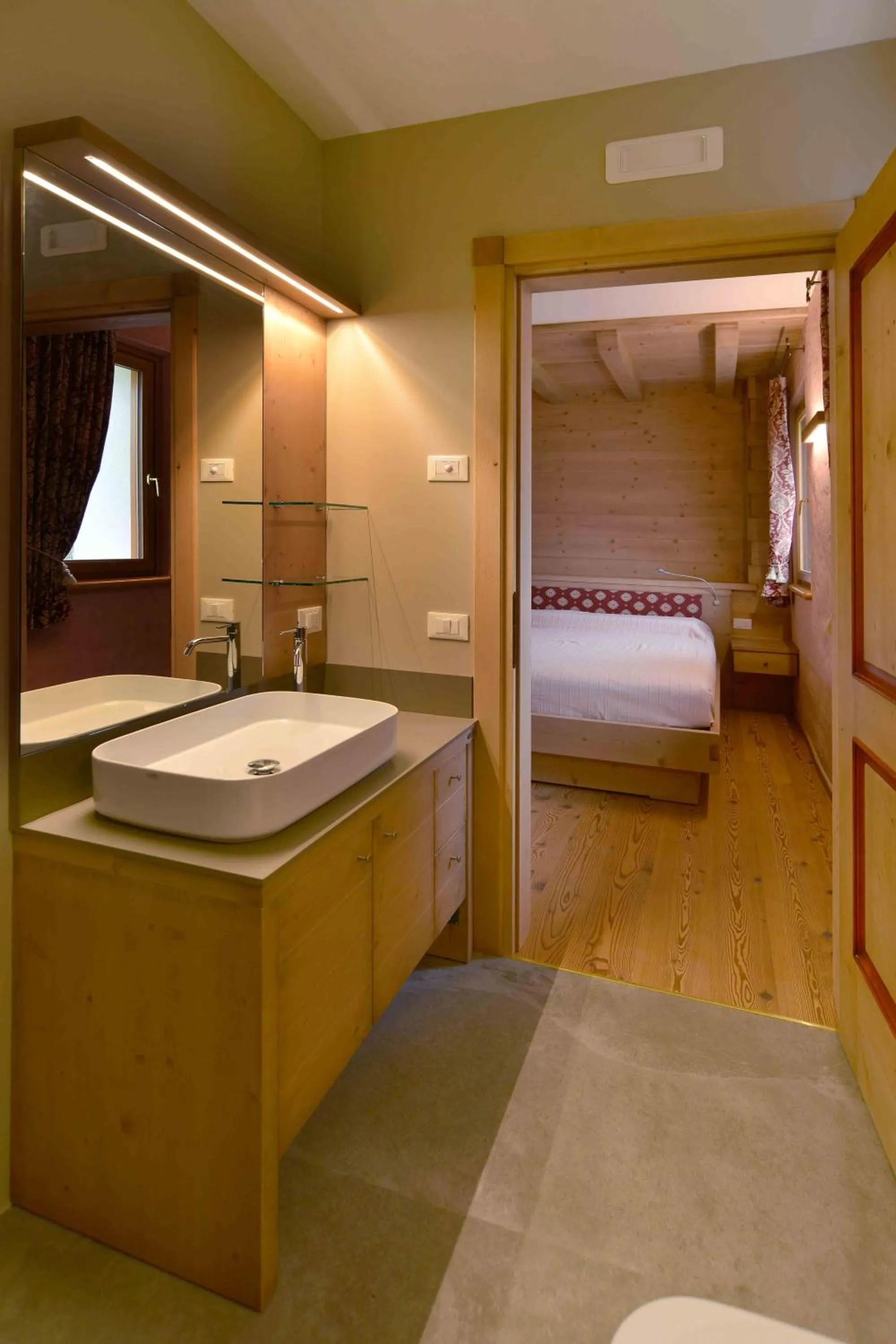 Bathroom, Bed in Antico fienile