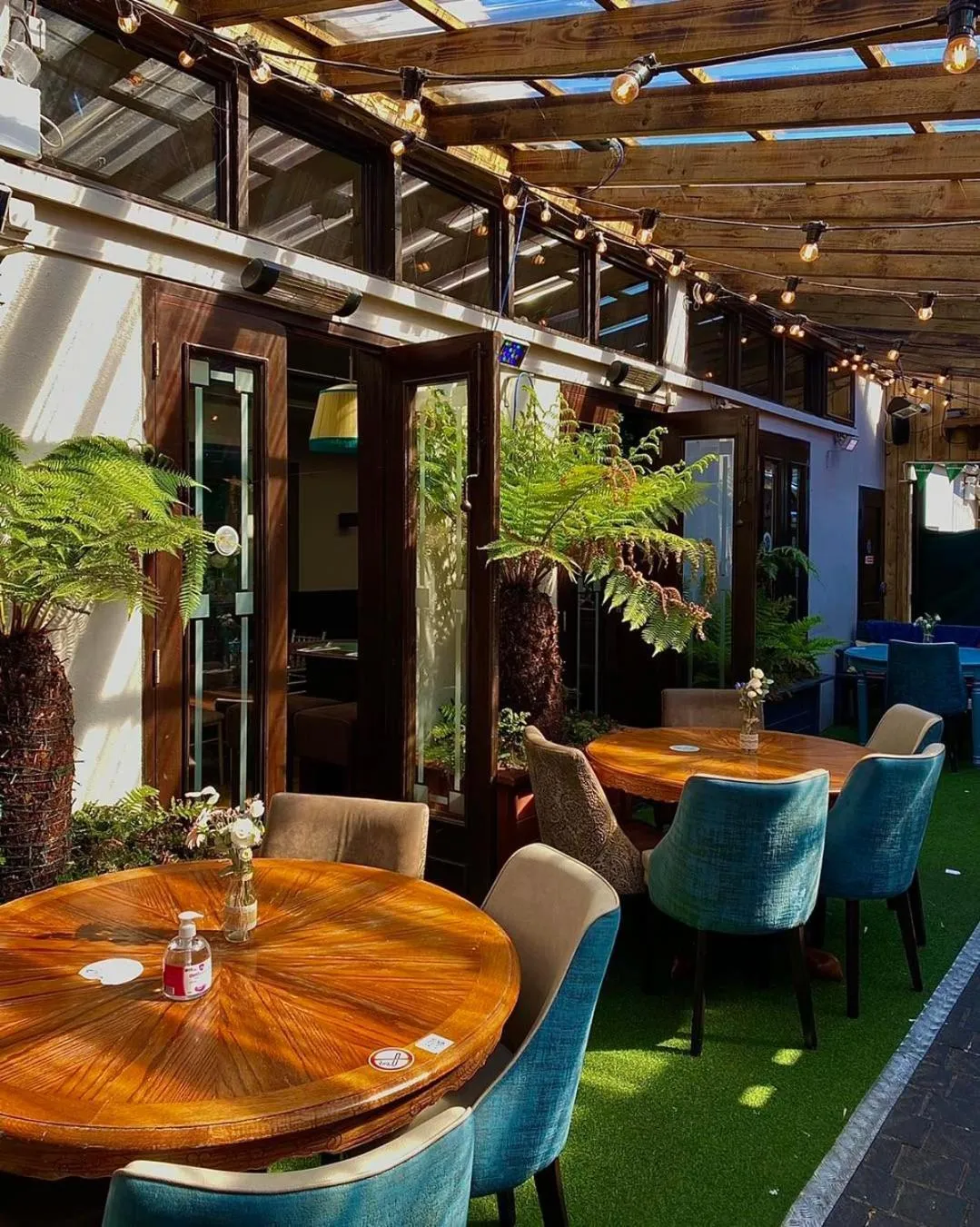 Lounge or bar in Headfort Arms Hotel