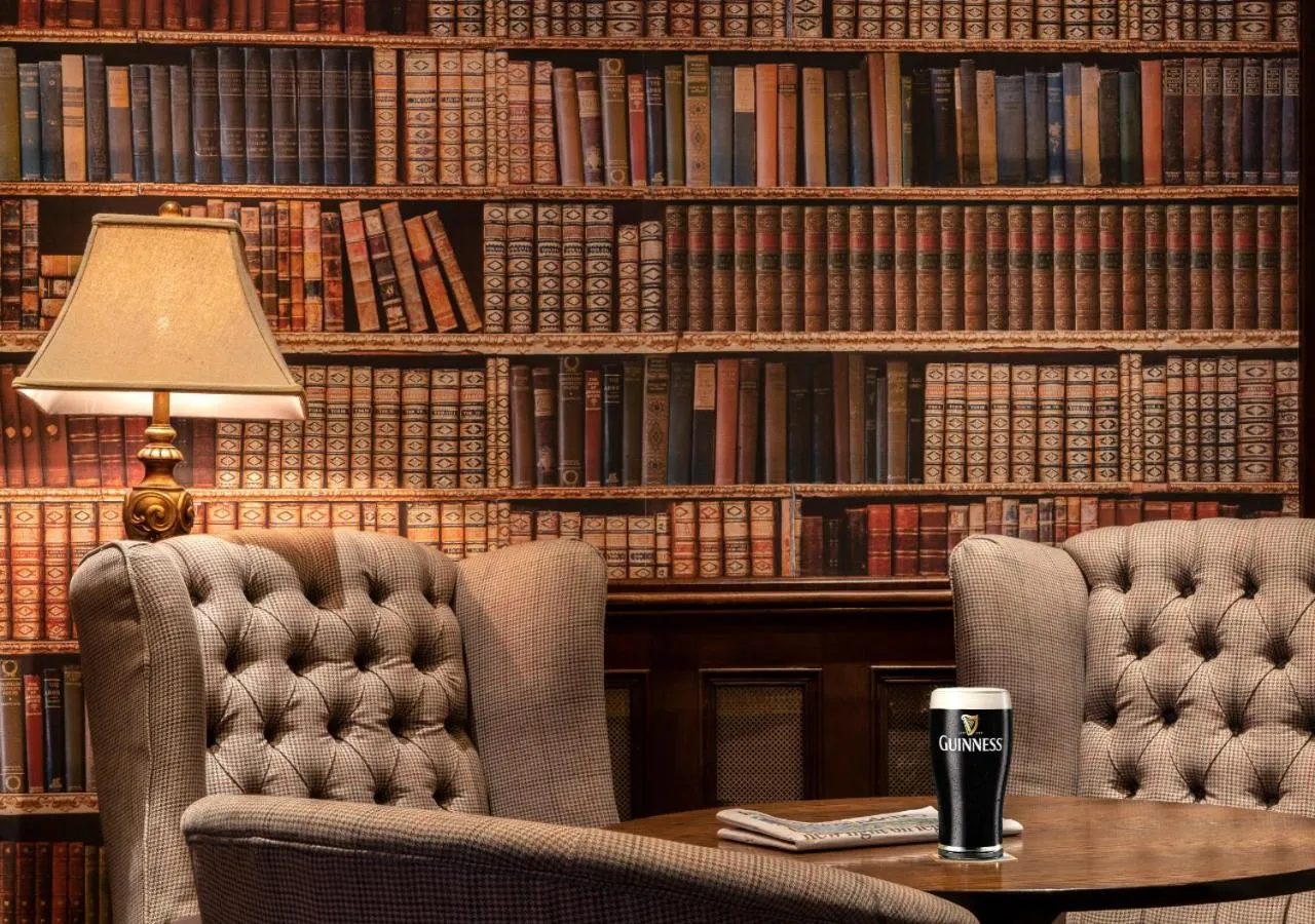 Lounge or bar in Headfort Arms Hotel