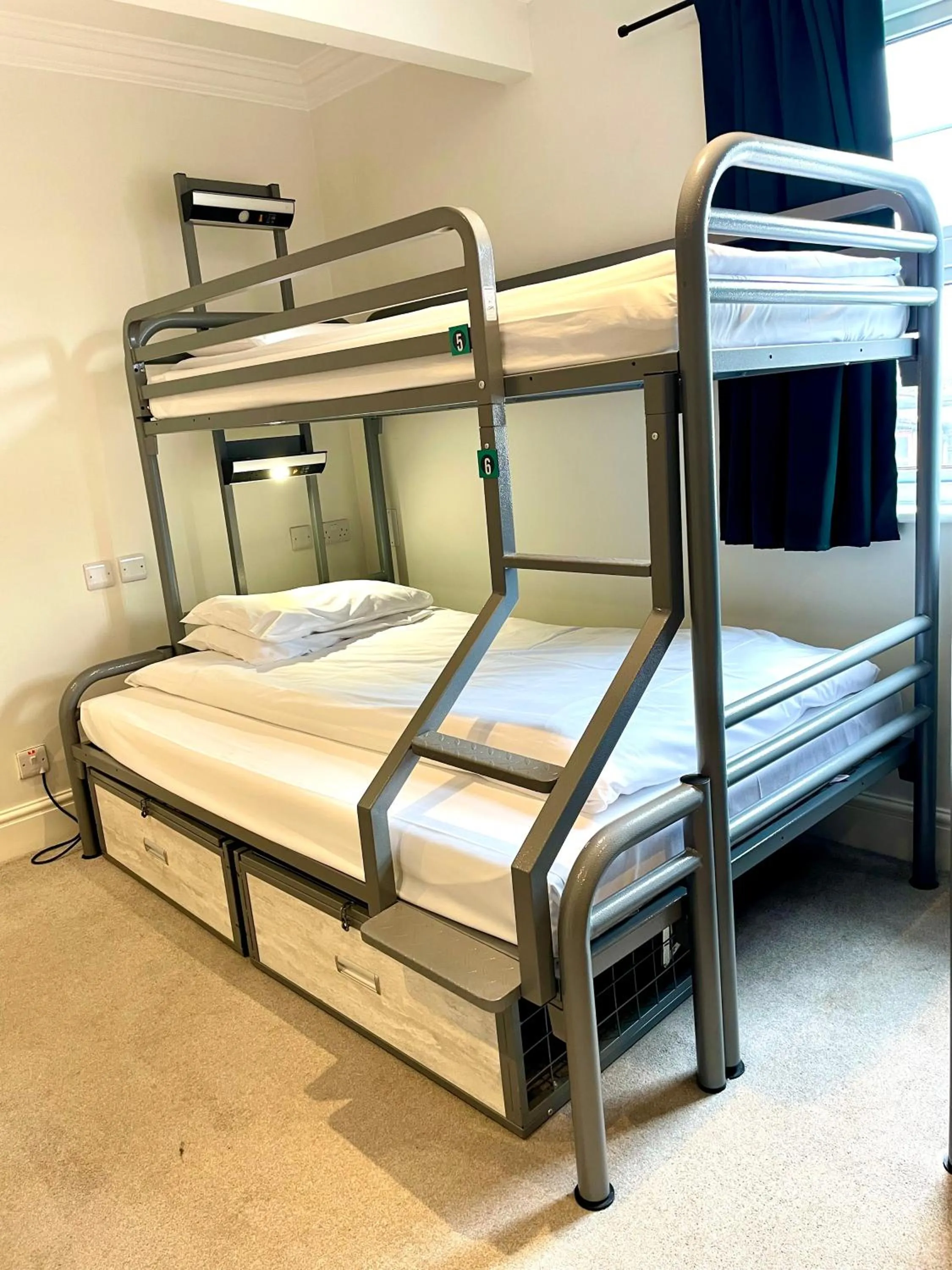 Bed in The Dawson Hostel - DUBLIN