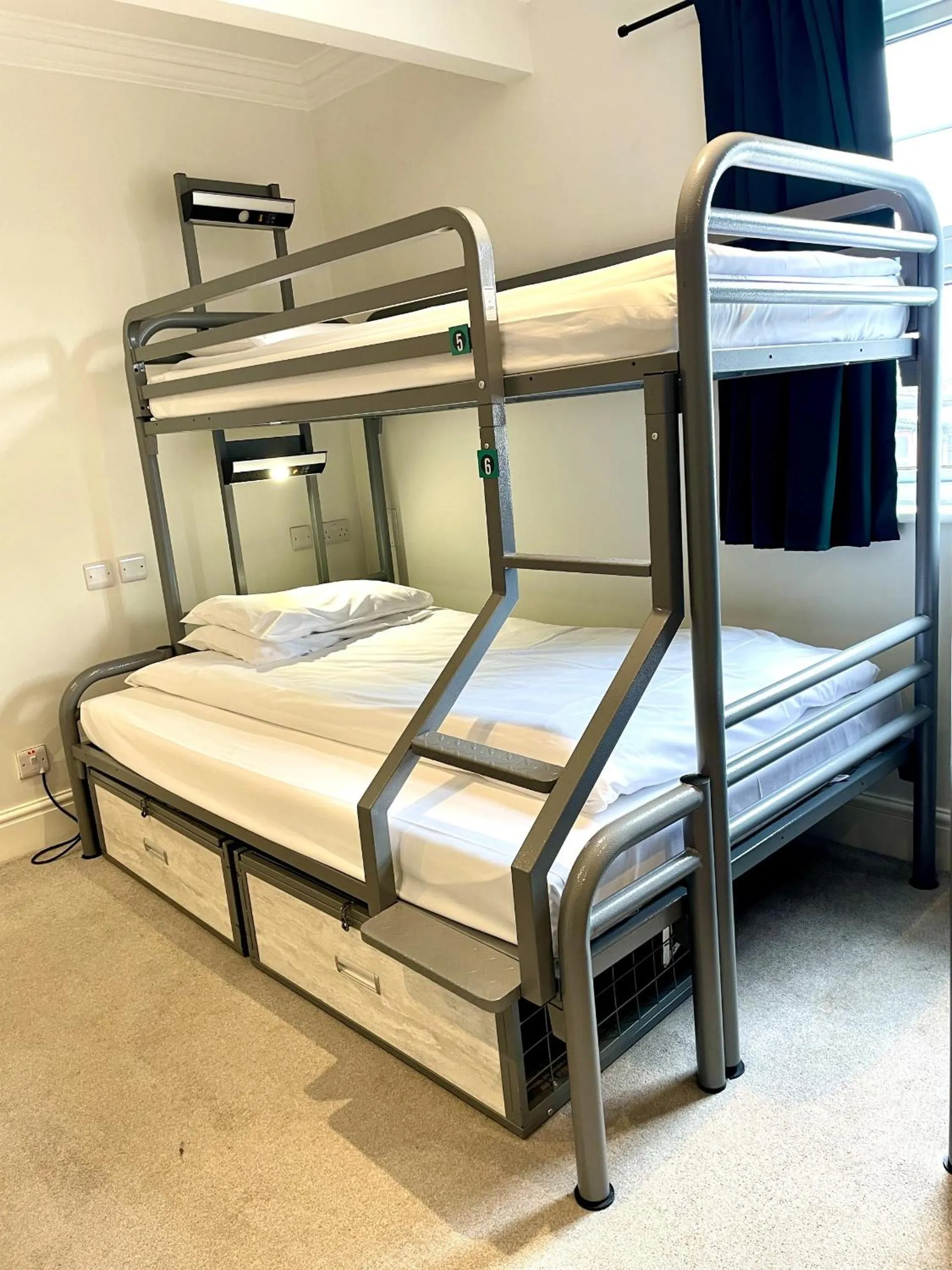 Bed in The Dawson Hostel - DUBLIN