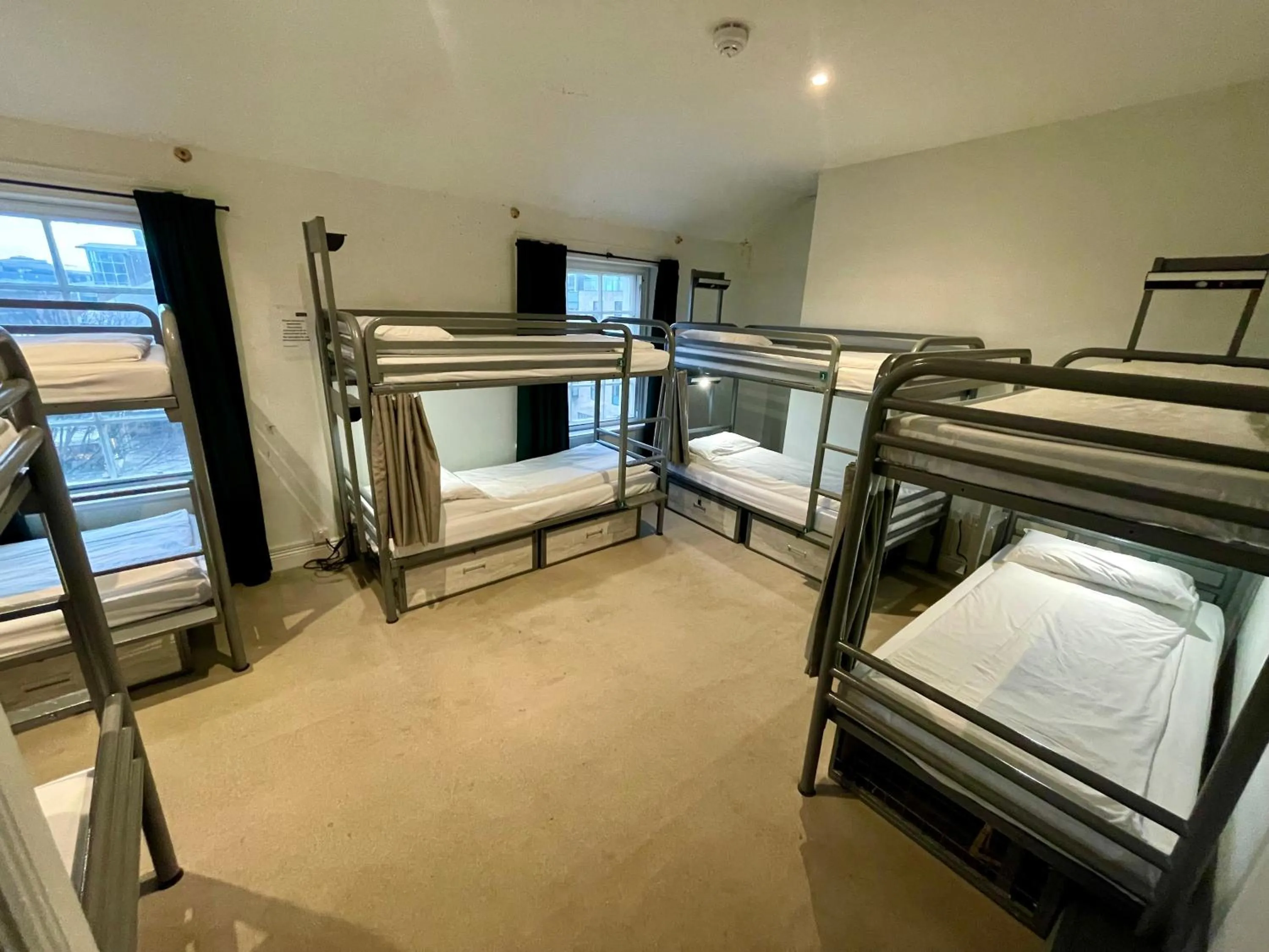 Bed in The Dawson Hostel - DUBLIN