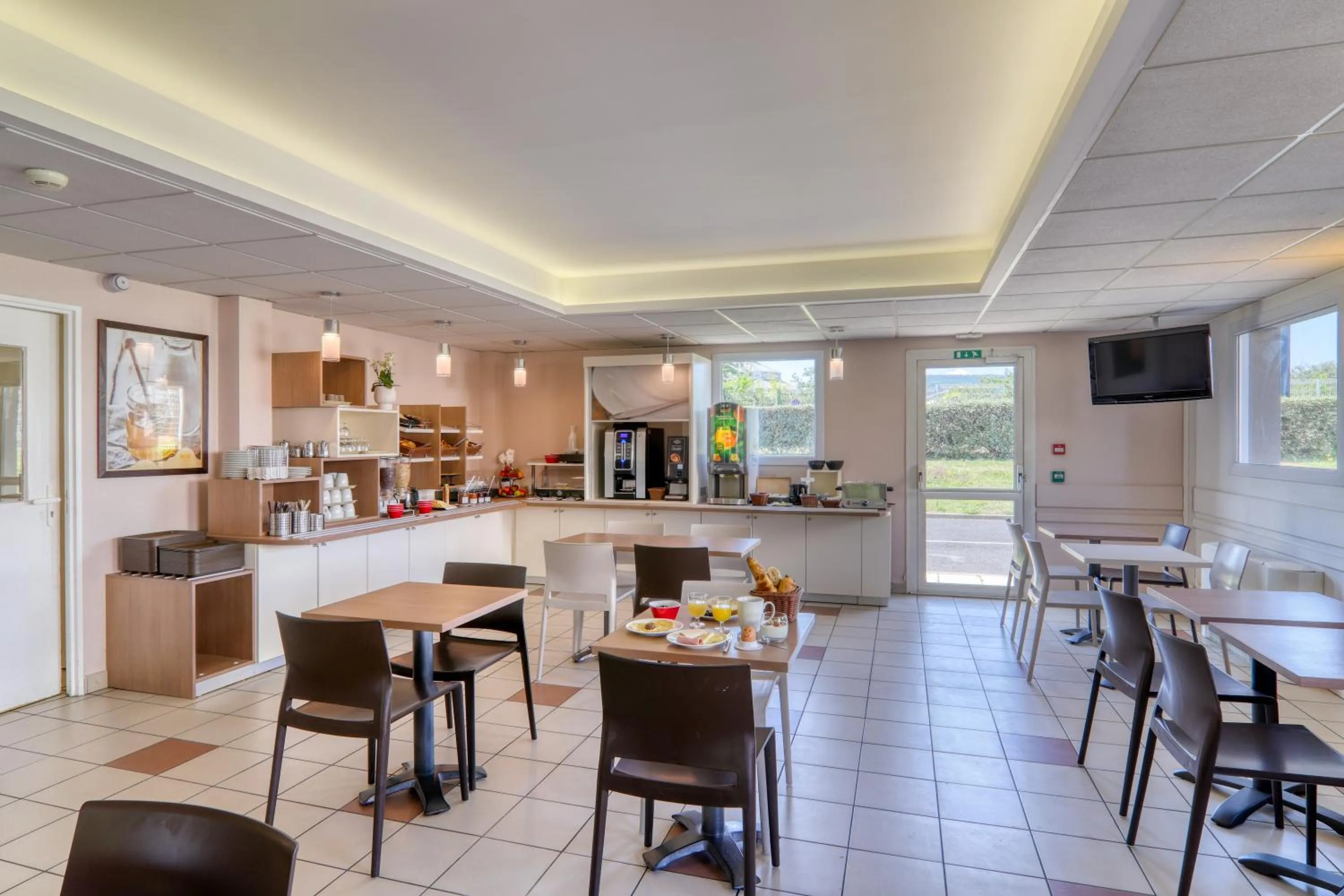 Breakfast in Ace Hôtel Clermont Ferrand La Pardieu