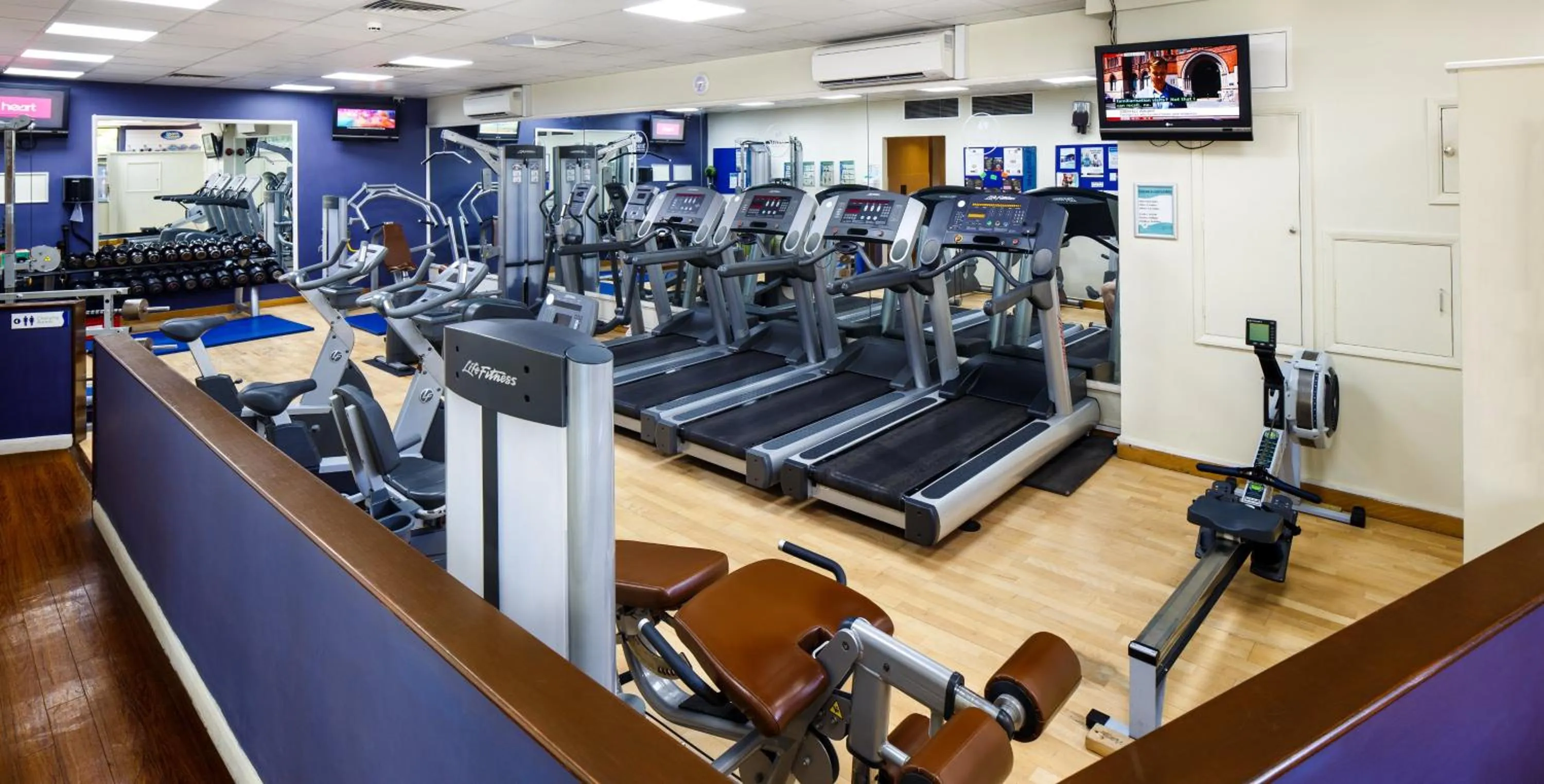 Fitness centre/facilities in Holiday Inn Brentwood by IHG