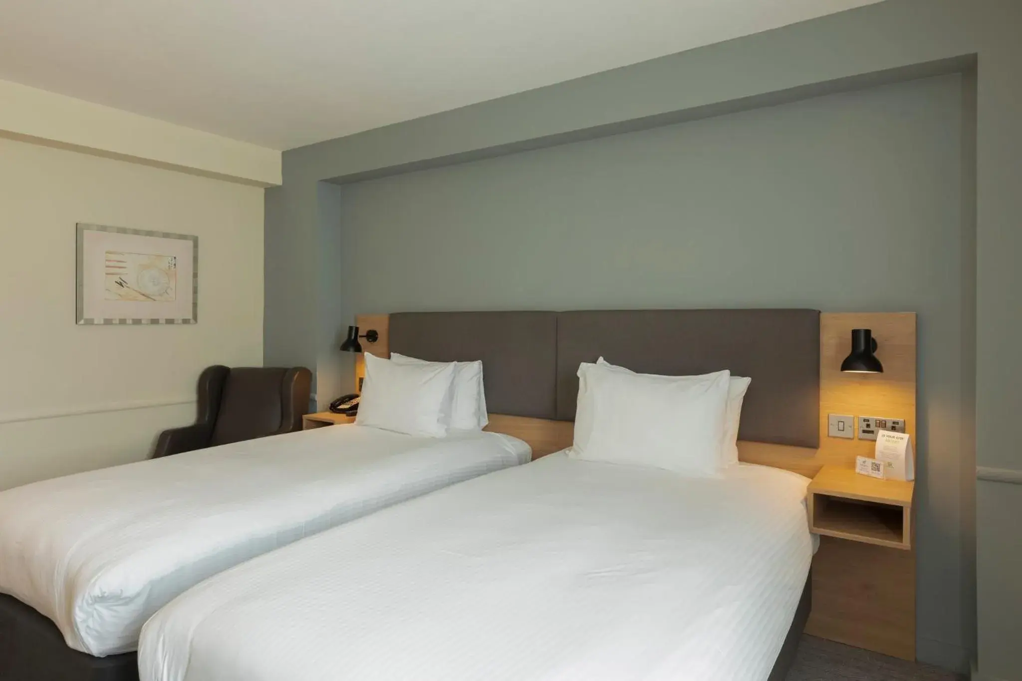 Standard Room with Two Single Beds in Holiday Inn Brentwood, an IHG Hotel Standard Room with Two Single Beds in Holiday Inn Brentwood, an IHG Hotel