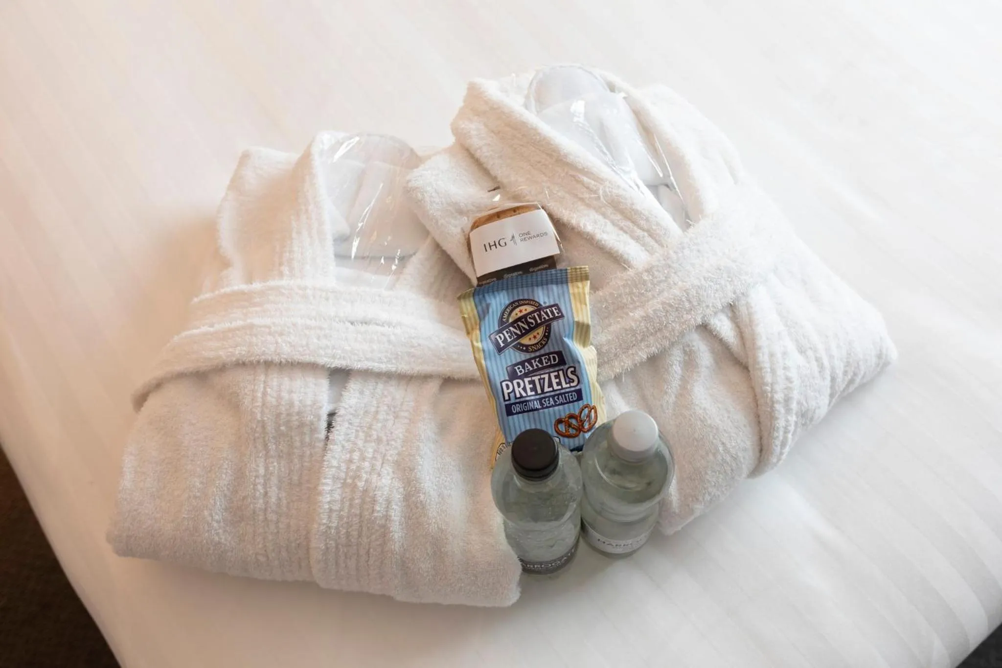 Bedroom, Bed in Holiday Inn Brentwood by IHG