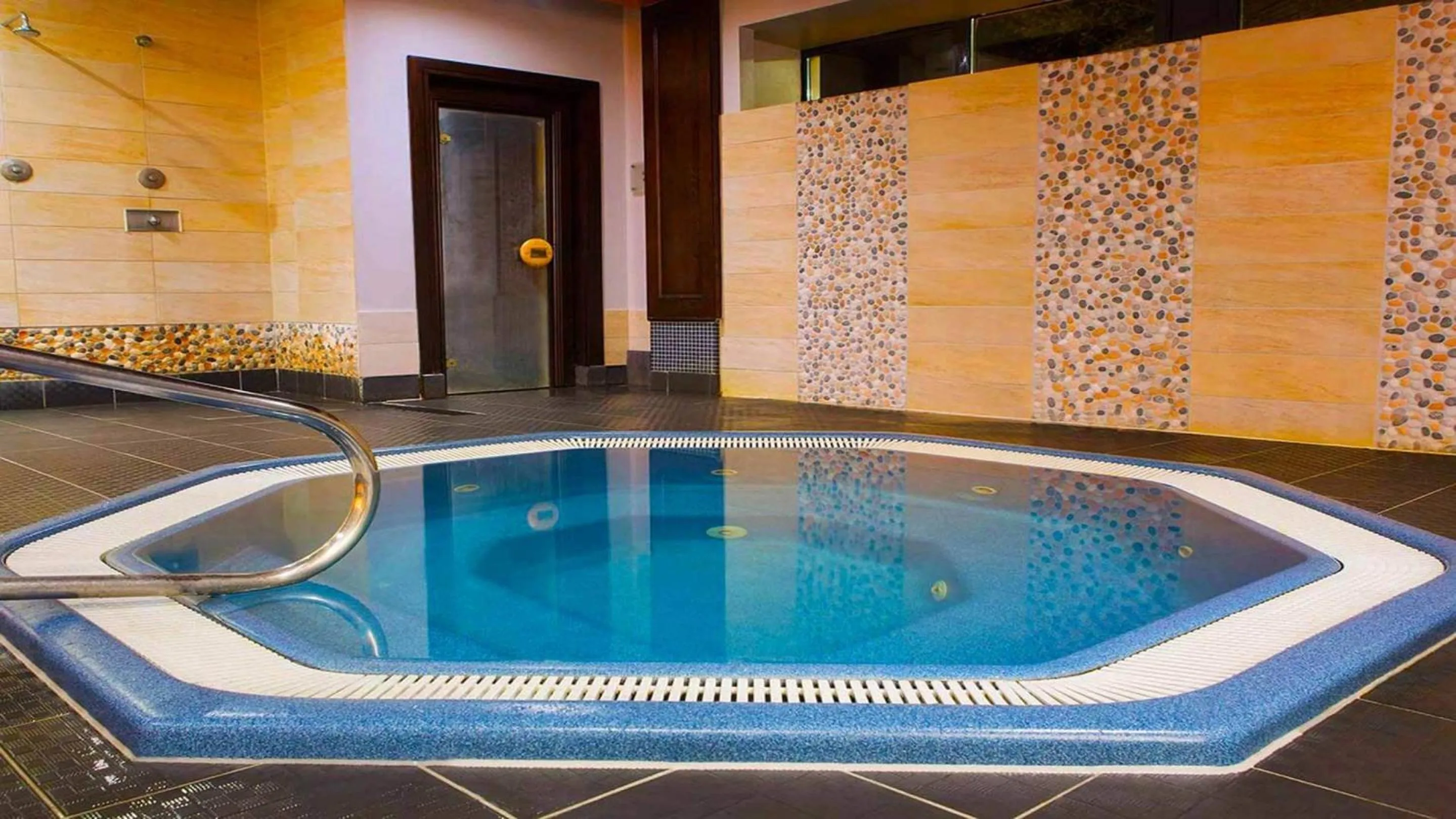 Hot Tub in Claregalway Hotel