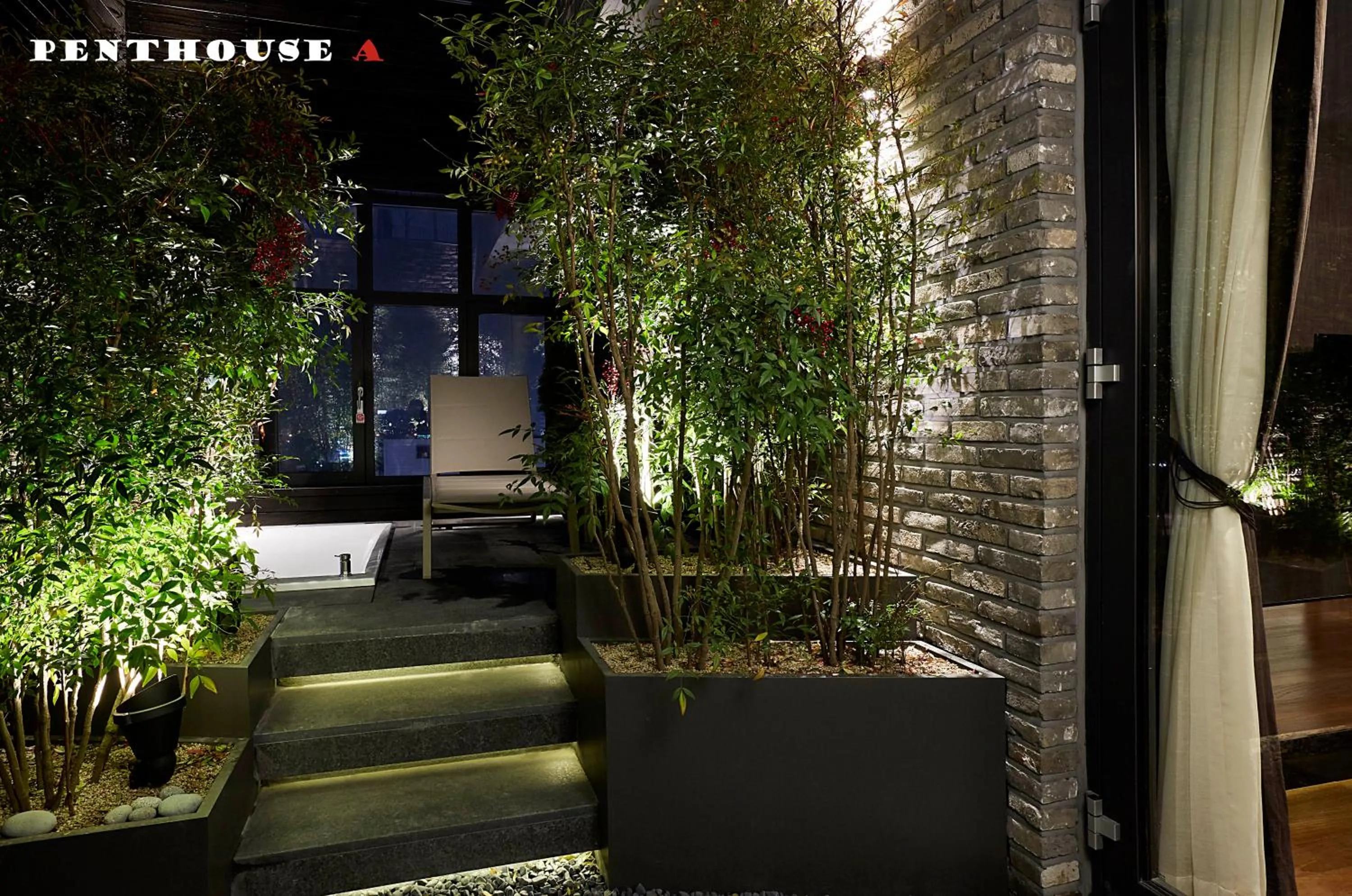 Area and facilities in 9 Brick Hotel