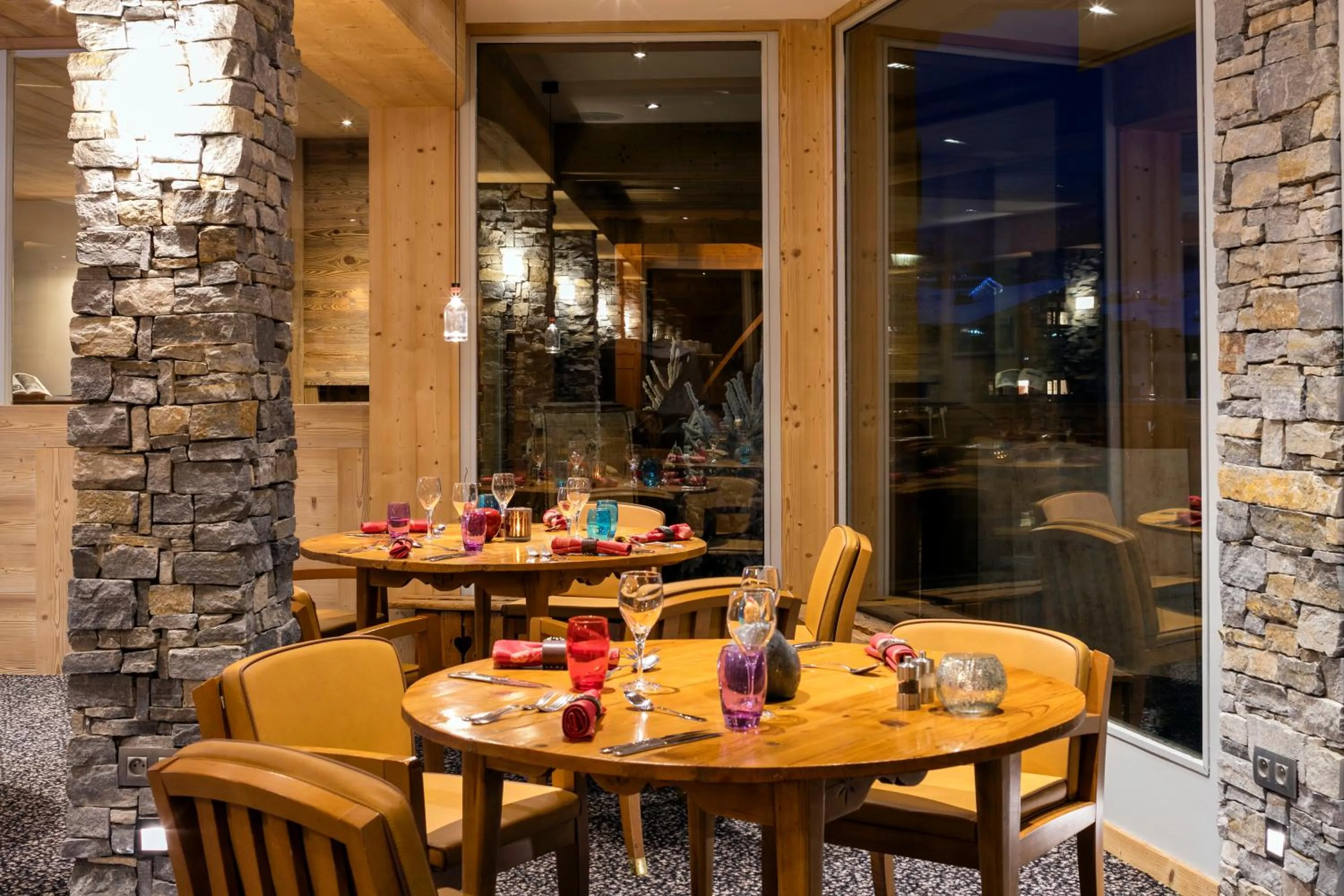 Restaurant/places to eat in Carlina