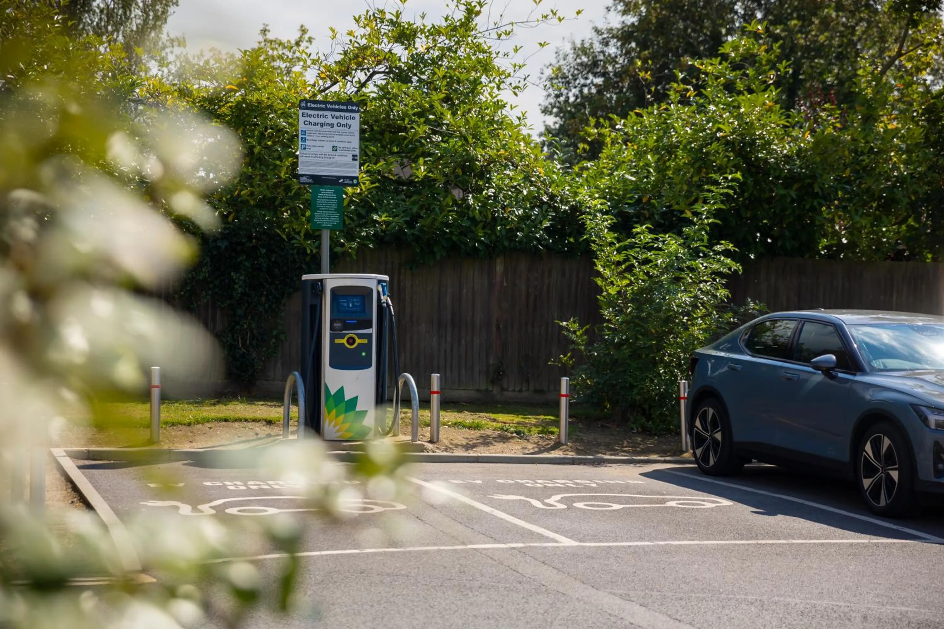 Parking in Holiday Inn London - Gatwick Airport by IHG