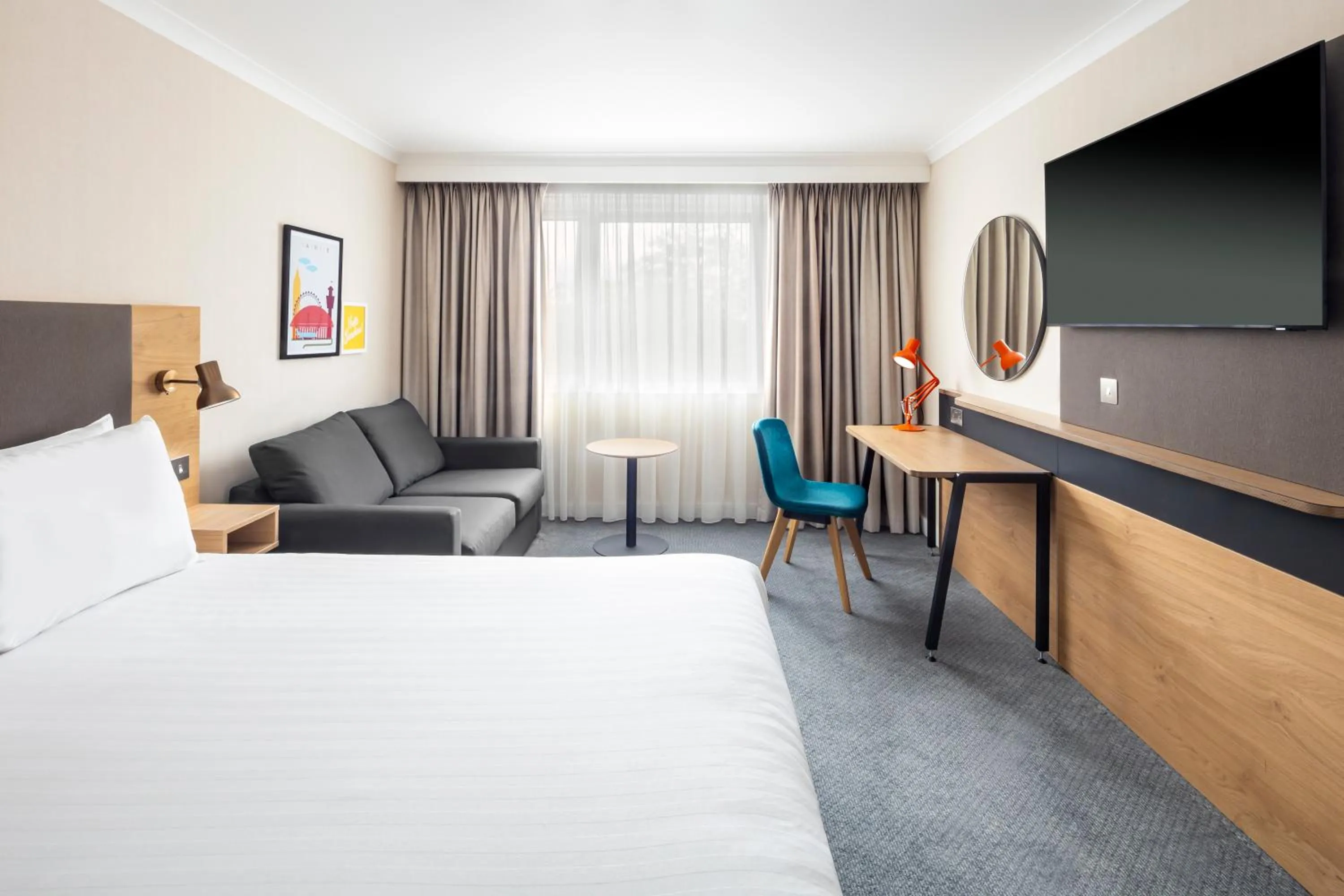 Photo of the whole room, Bed in Holiday Inn London - Gatwick Airport by IHG
