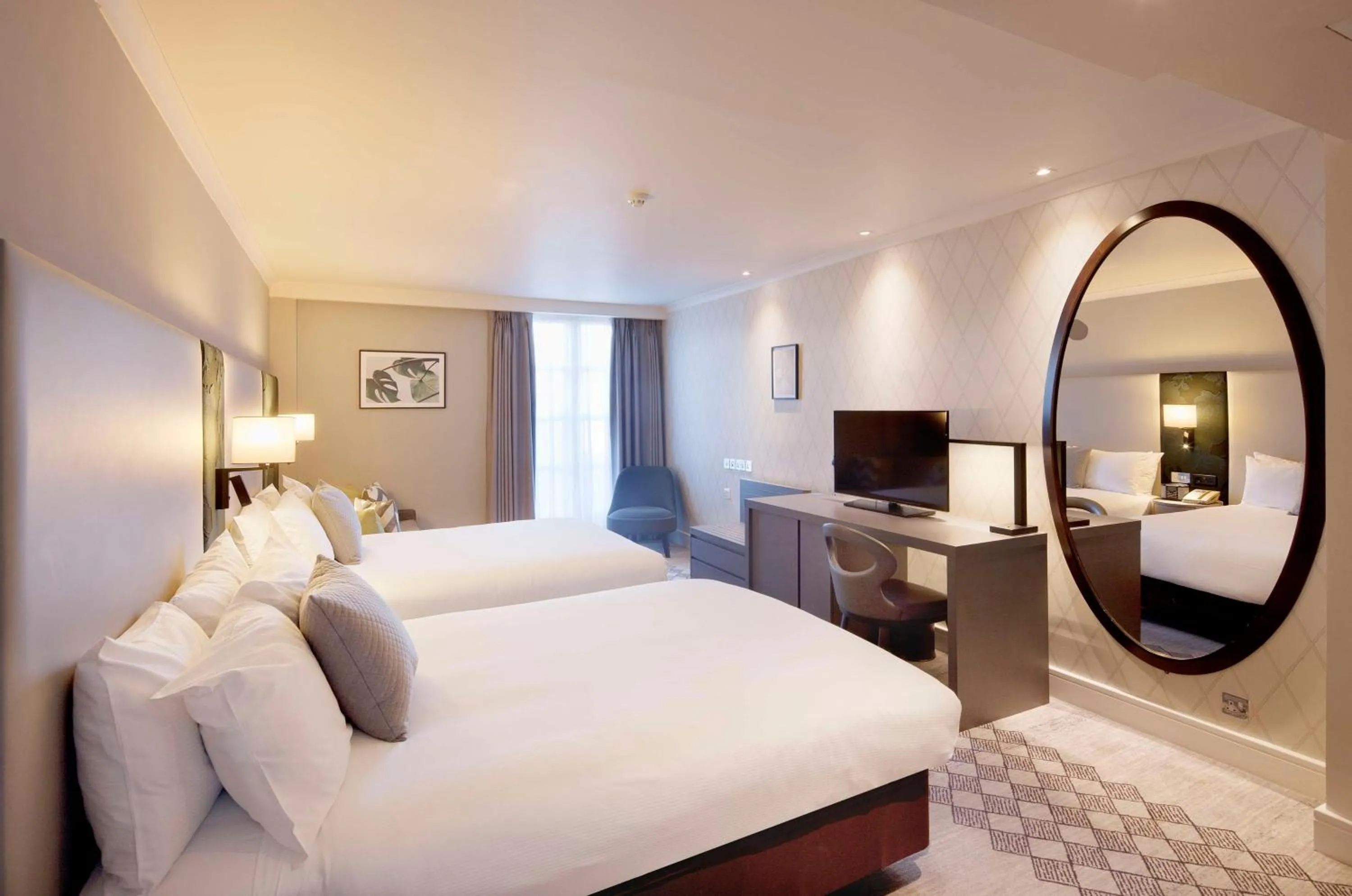 Bedroom, Bed in Doubletree By Hilton London Kensington