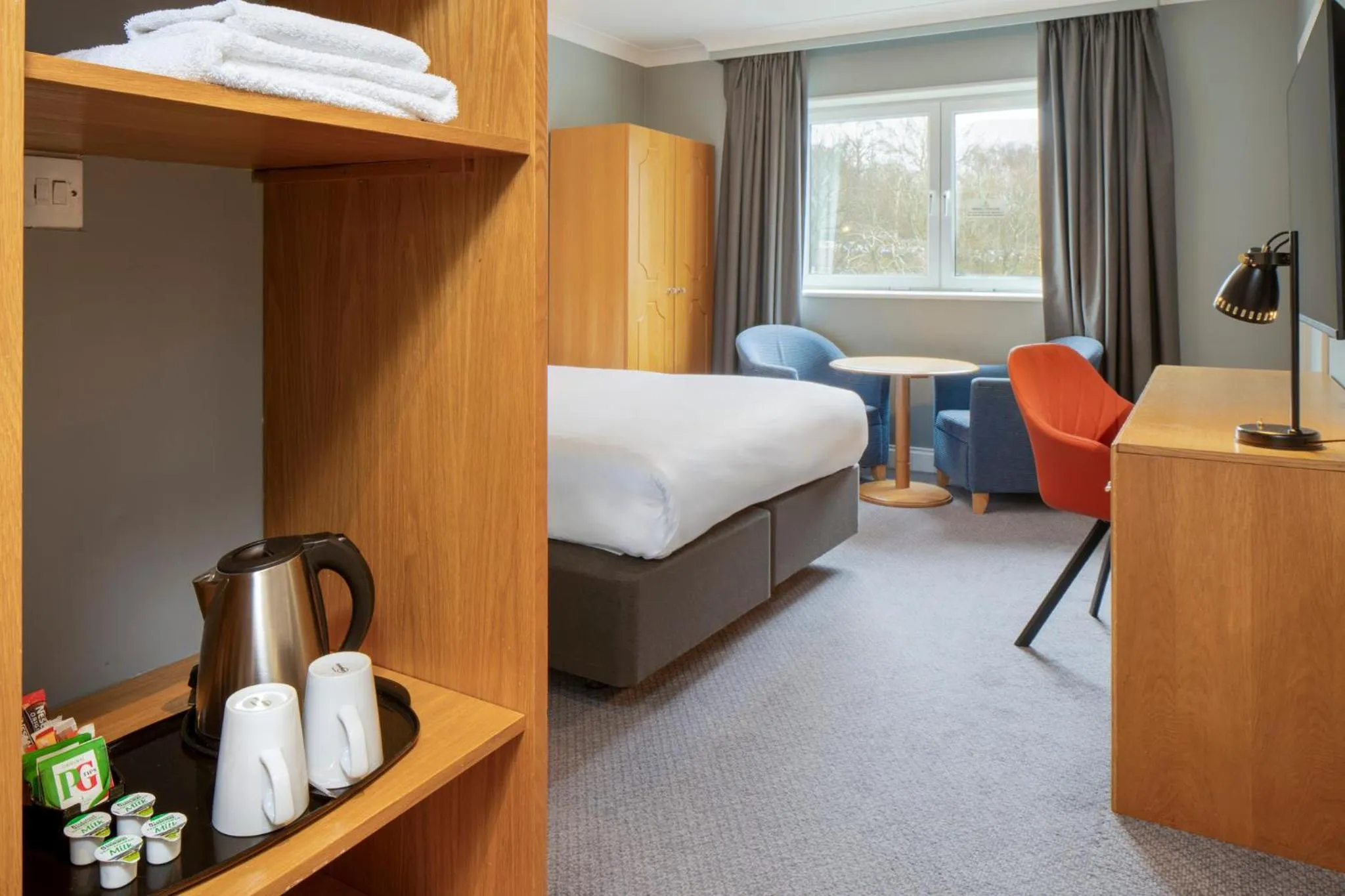 Photo of the whole room, Bed in Holiday Inn Edinburgh Zoo by IHG