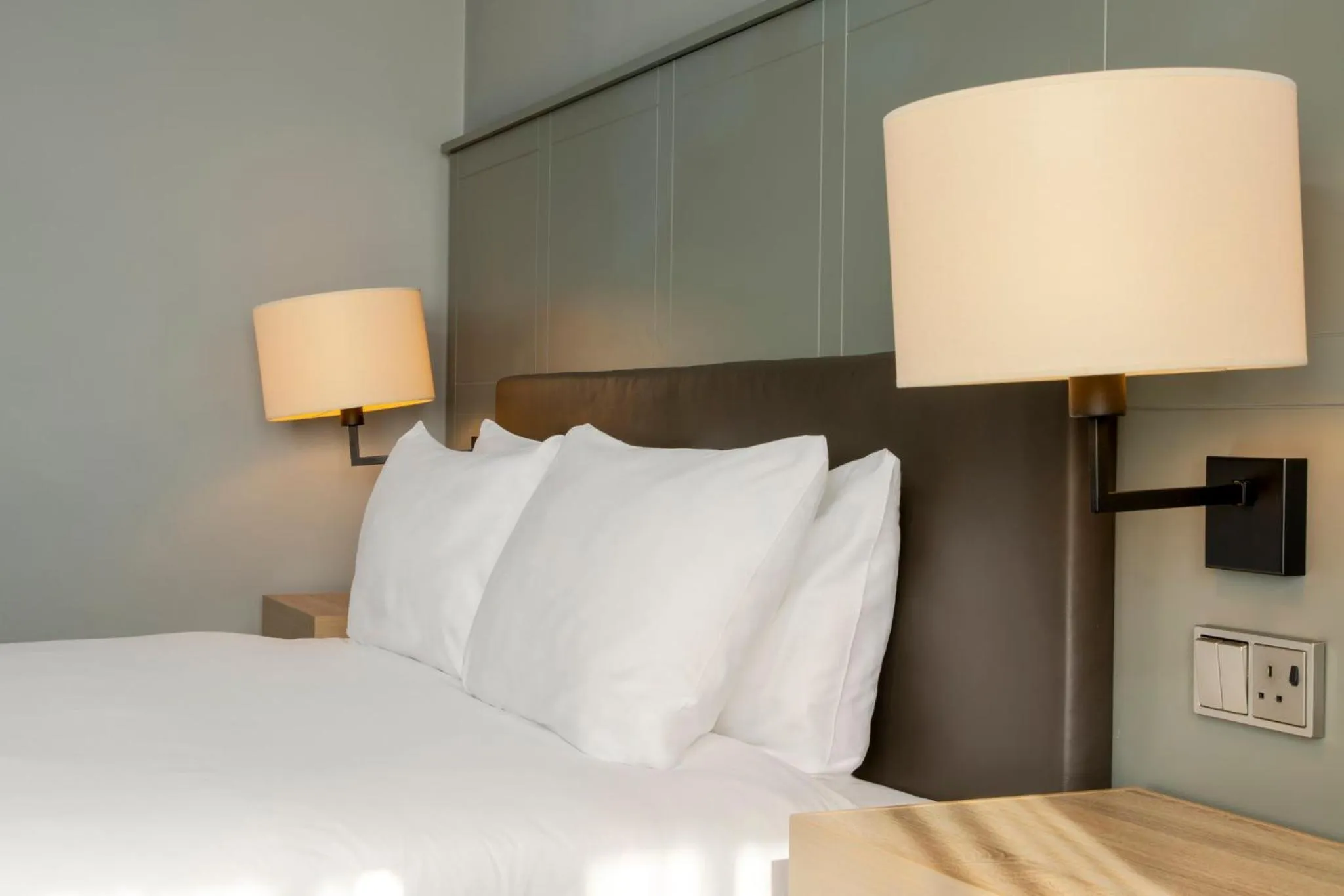 Photo of the whole room, Bed in Holiday Inn Edinburgh Zoo by IHG