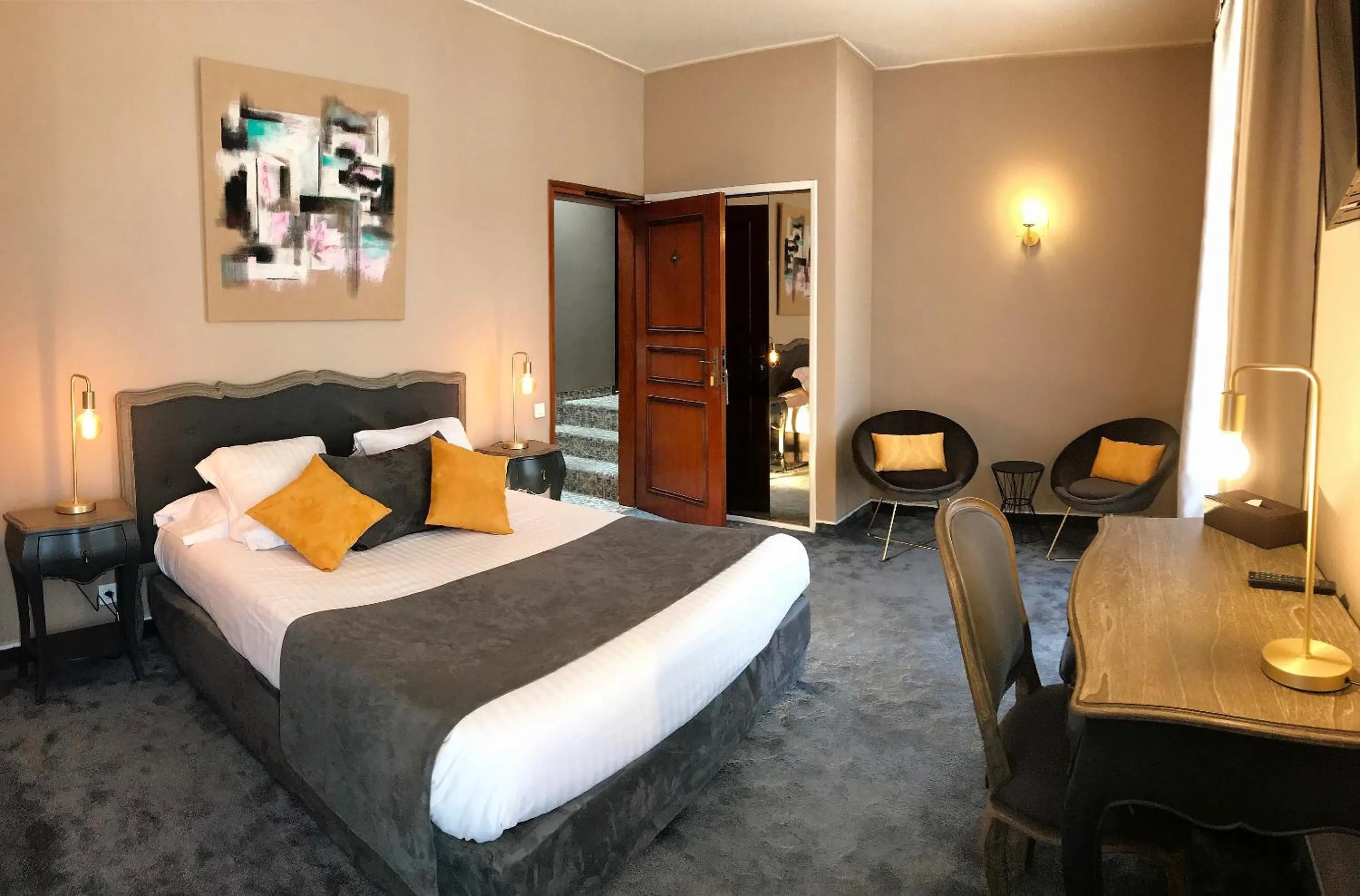 Bed in Hôtel des Augustins