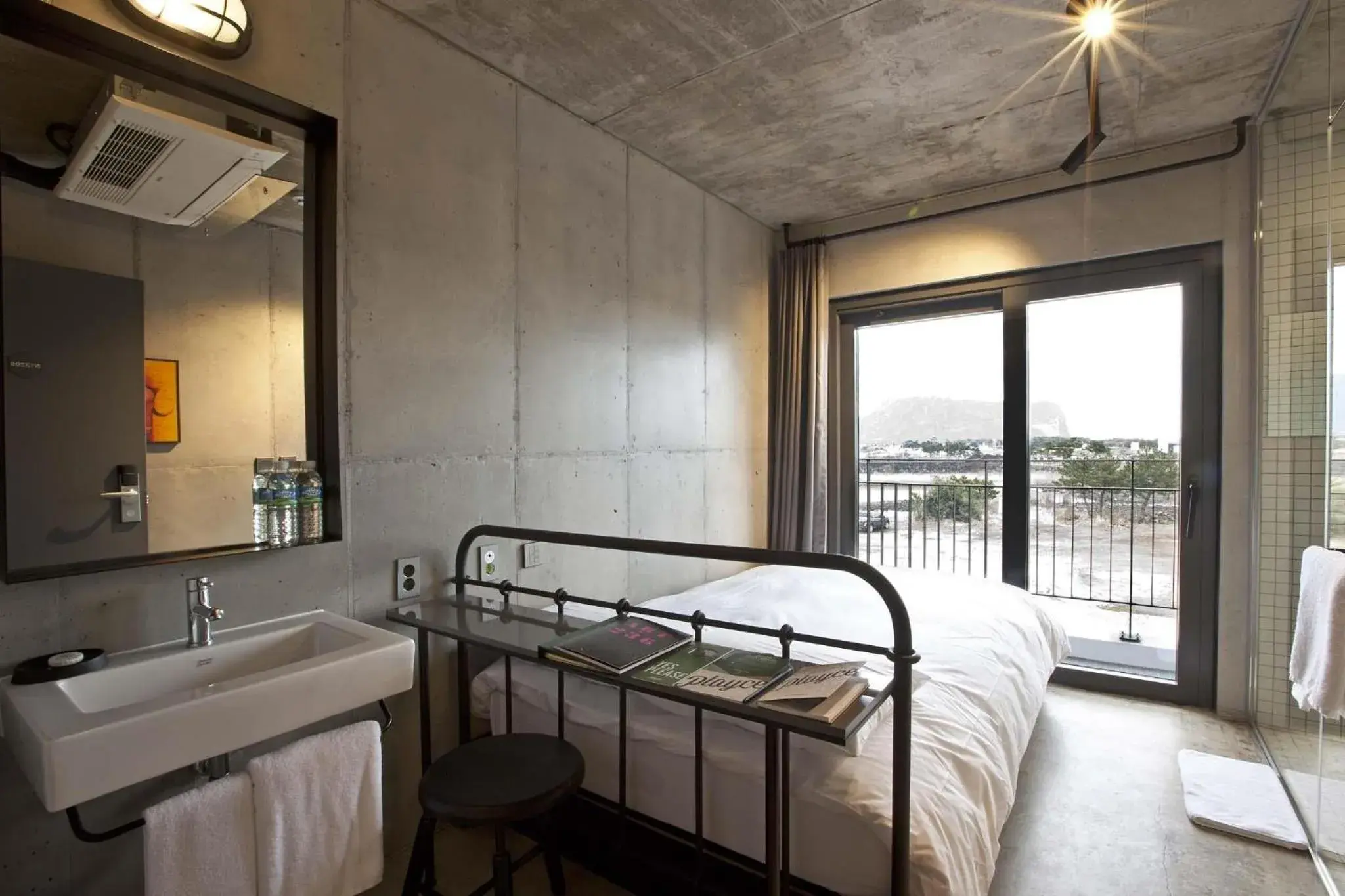 Double Room with Seongsan Ilchulbong View in Playce Camp Jeju Double Room with Seongsan Ilchulbong View in Playce Camp Jeju