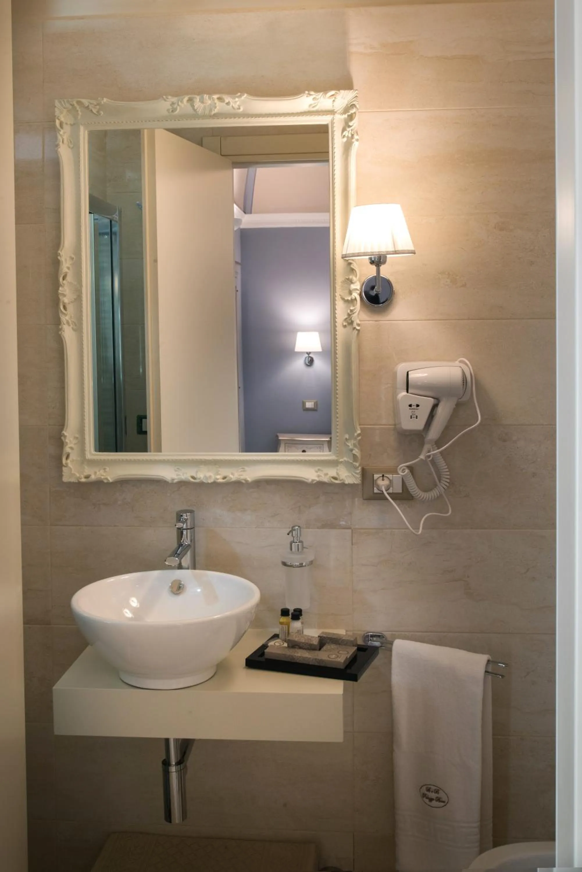 Bathroom in Palazzo Bove