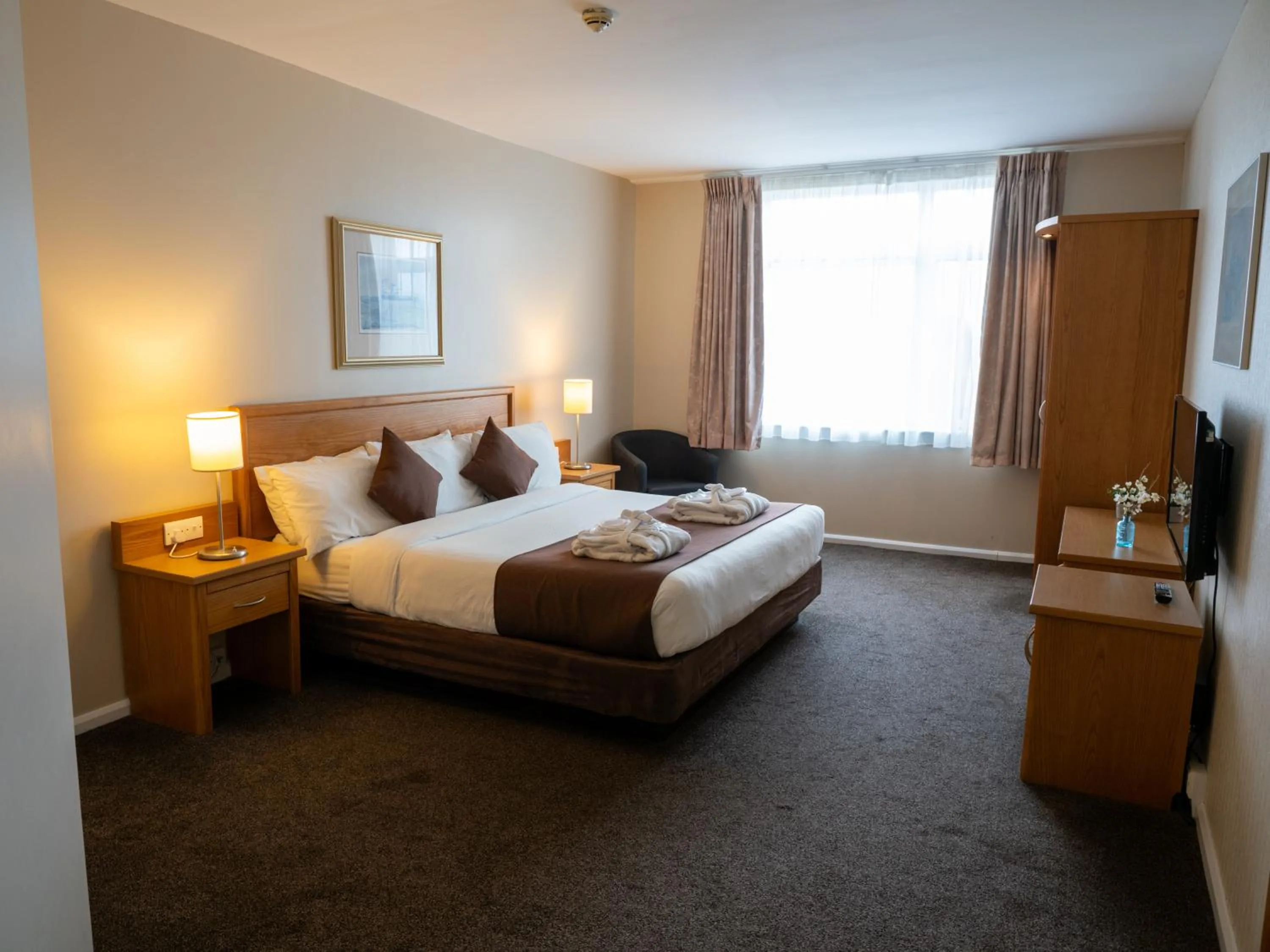 Bedroom, Bed in Future Inn Plymouth