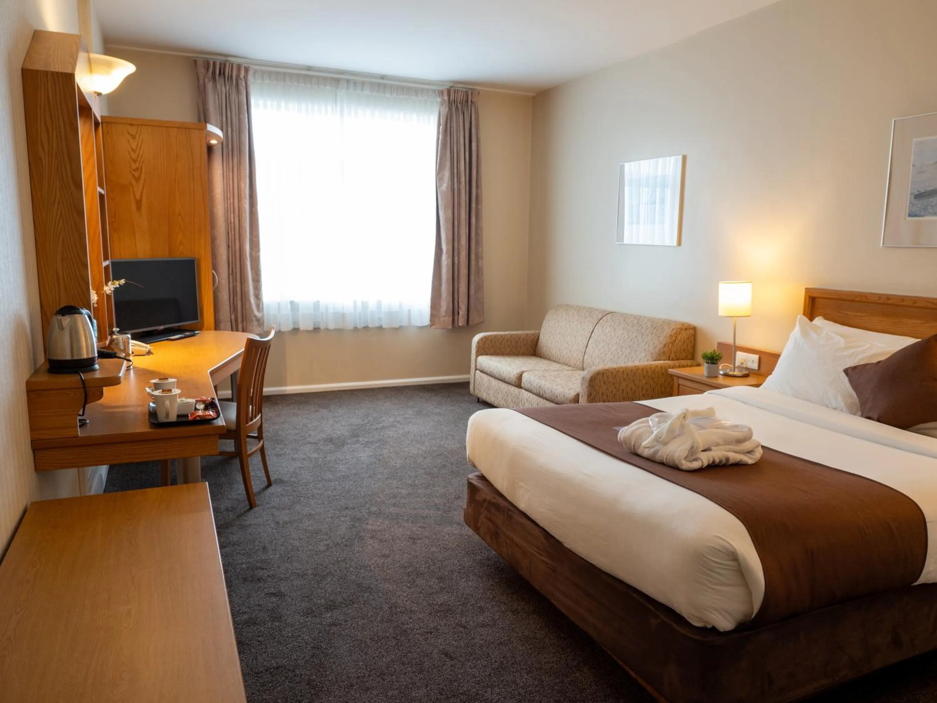 Photo of the whole room, Bed in Future Inn Plymouth