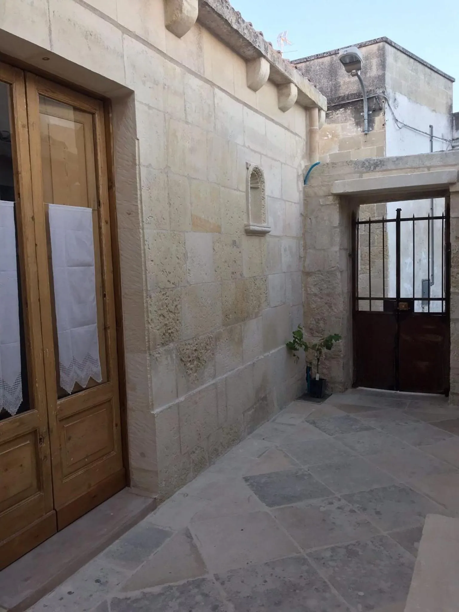 Property building in Borgoincorte