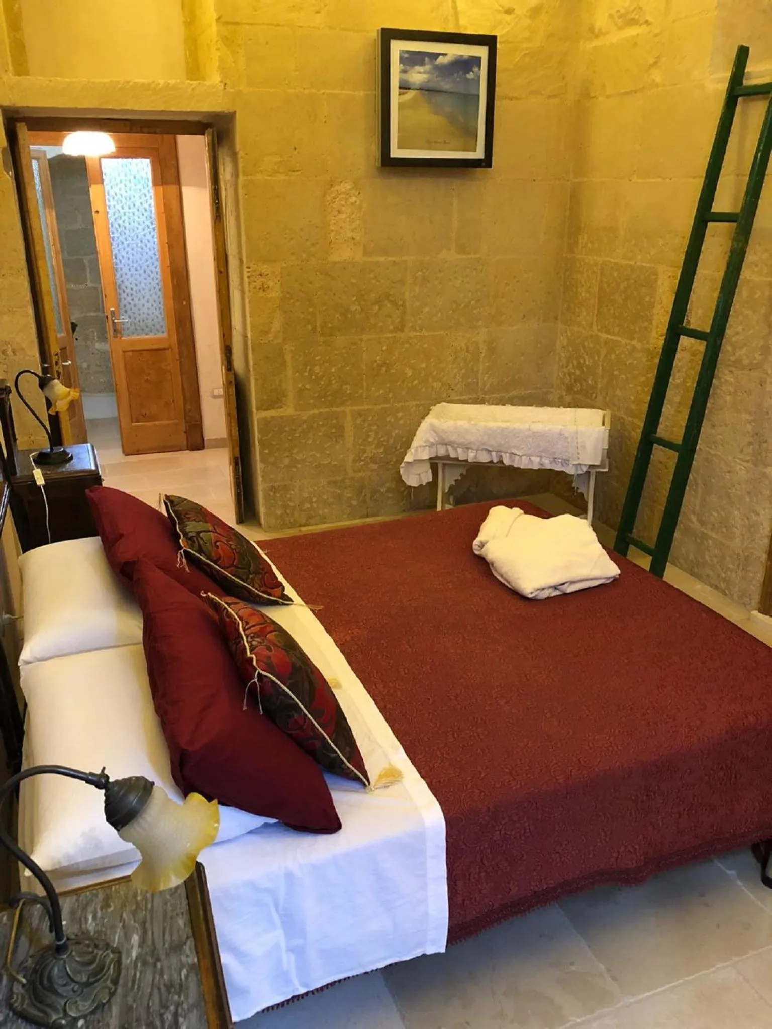 Bedroom, Bed in Borgoincorte