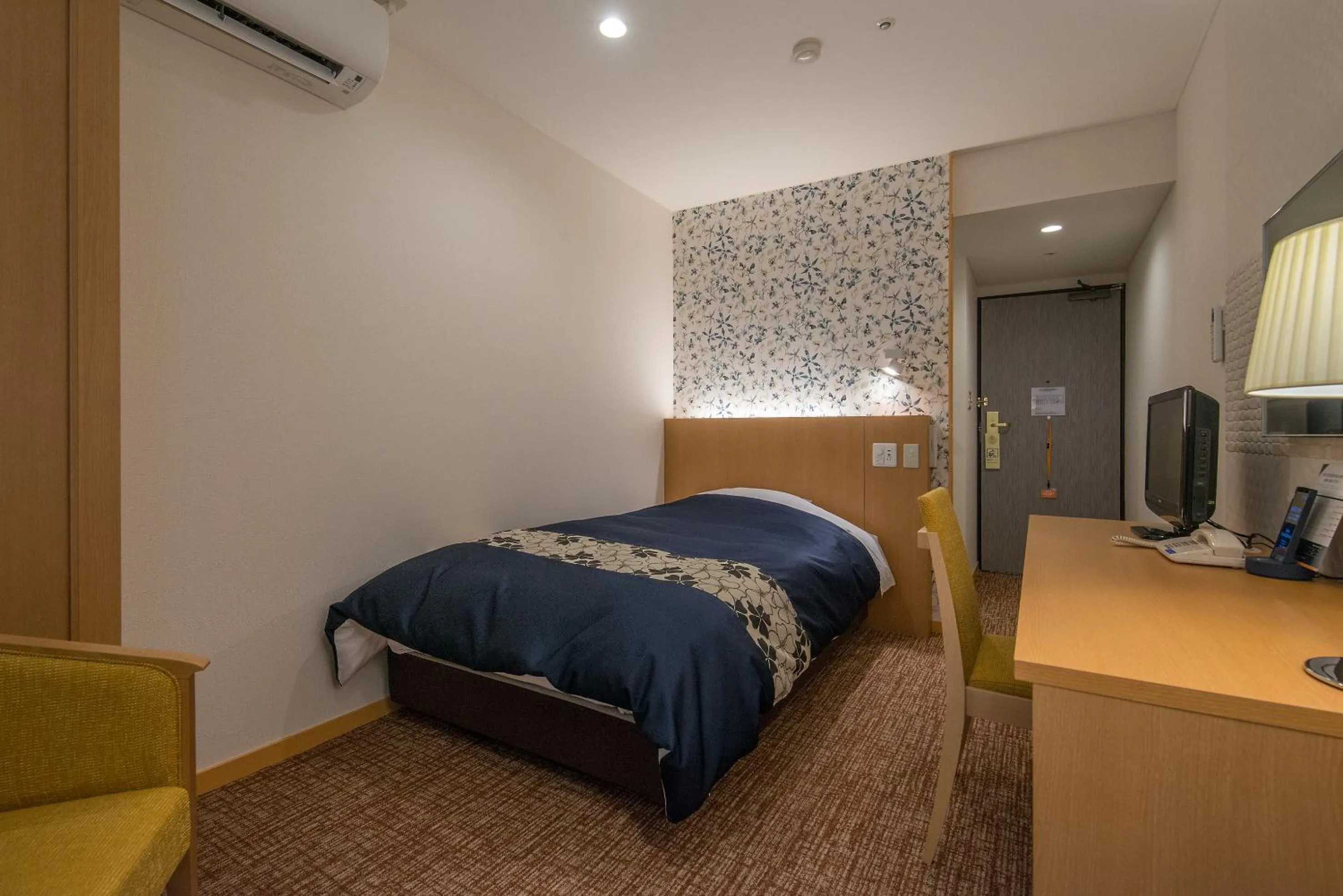 Bed in New Welcity Yugawara