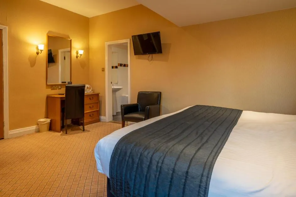 Bed in Cairndale Hotel & Spa