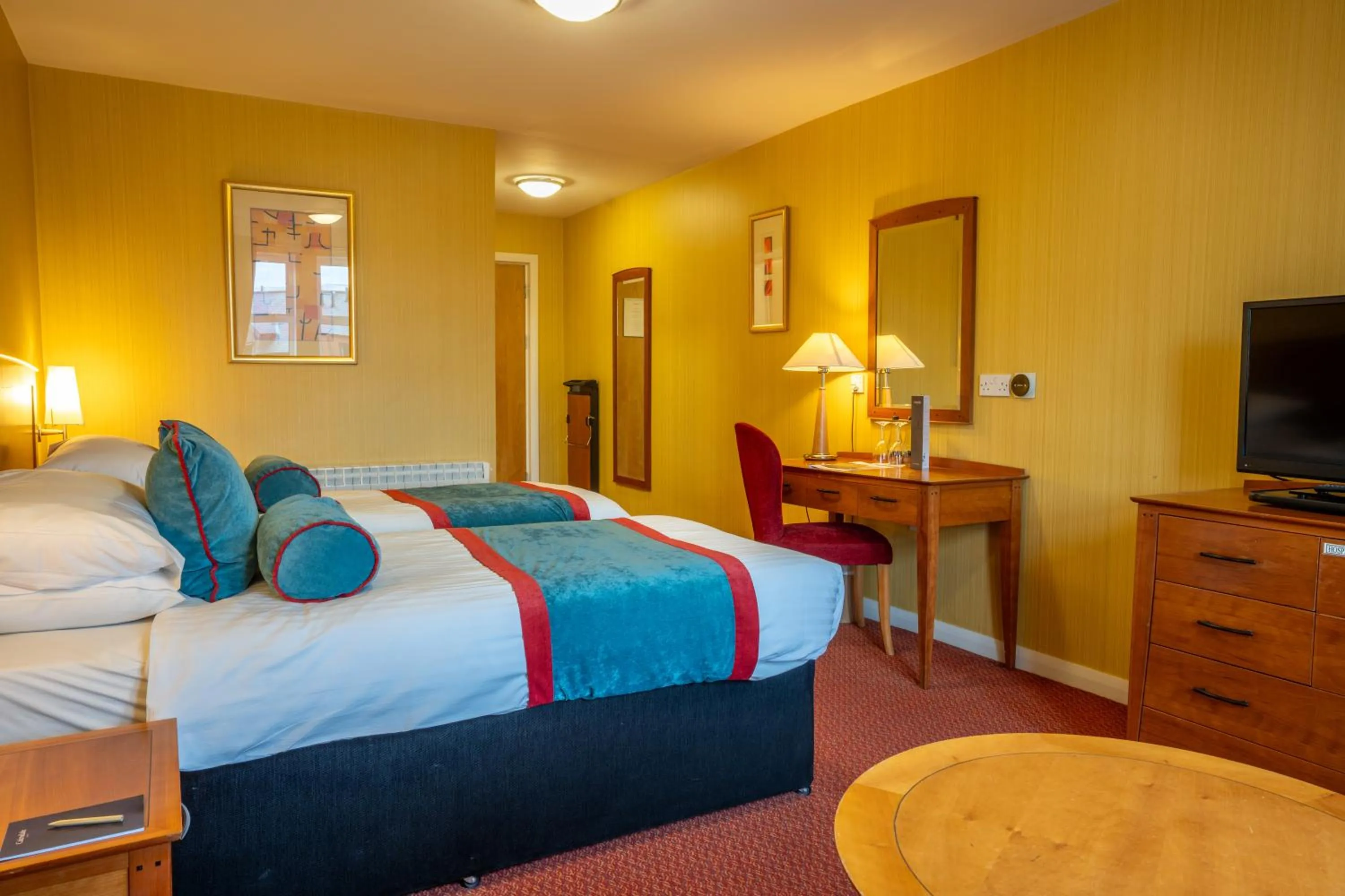 Bed in Cairndale Hotel & Spa