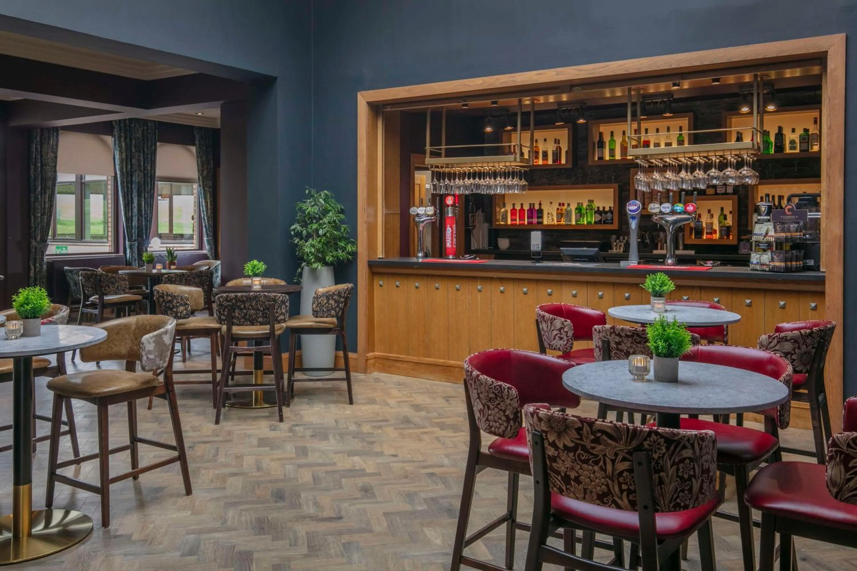 Lounge or bar in Glasgow Westerwood Hotel, Spa & Golf Resort