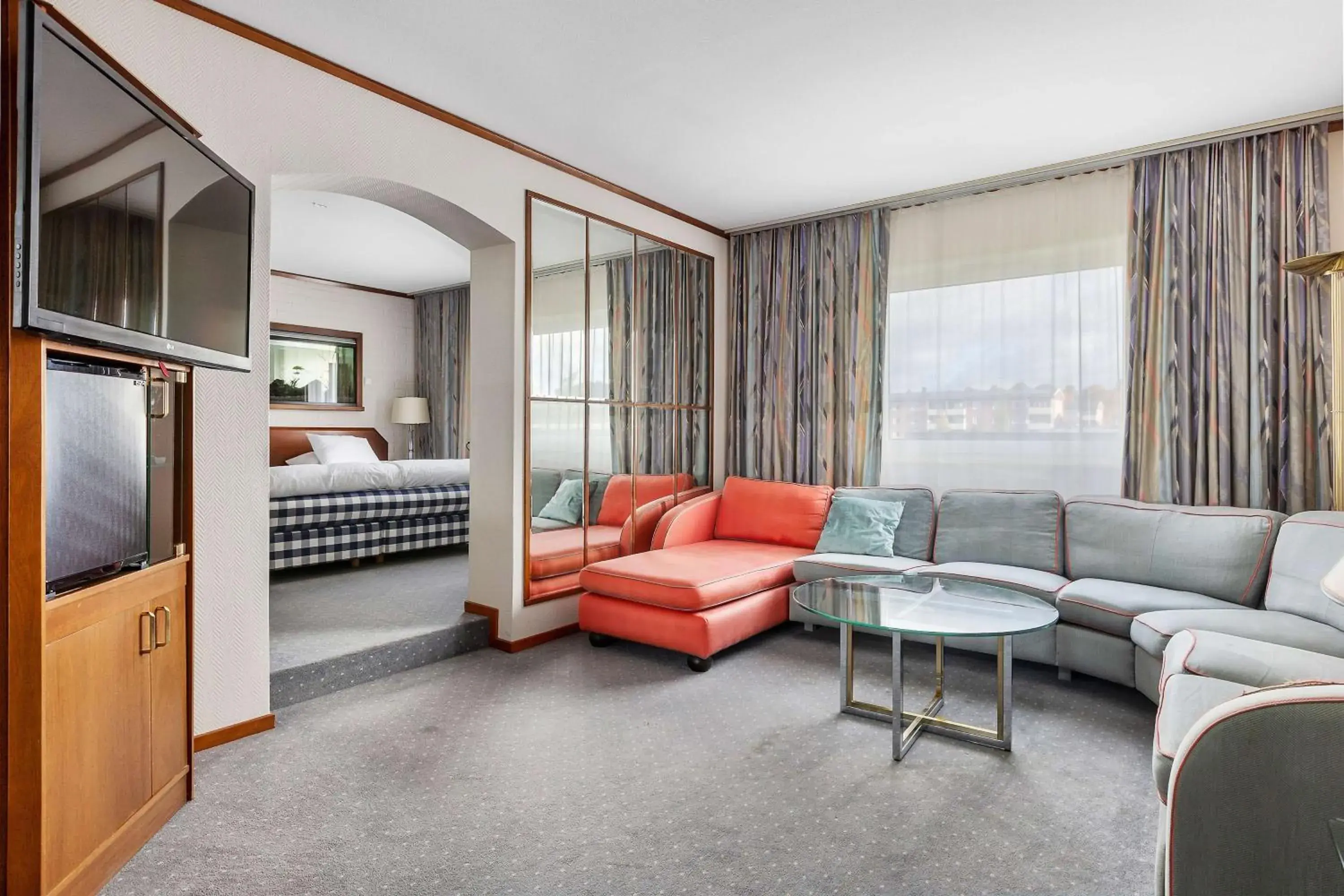 Suite with Spa Bath - Non-Smoking in Best Western Hotel Scheele Suite with Spa Bath - Non-Smoking in Best Western Hotel Scheele