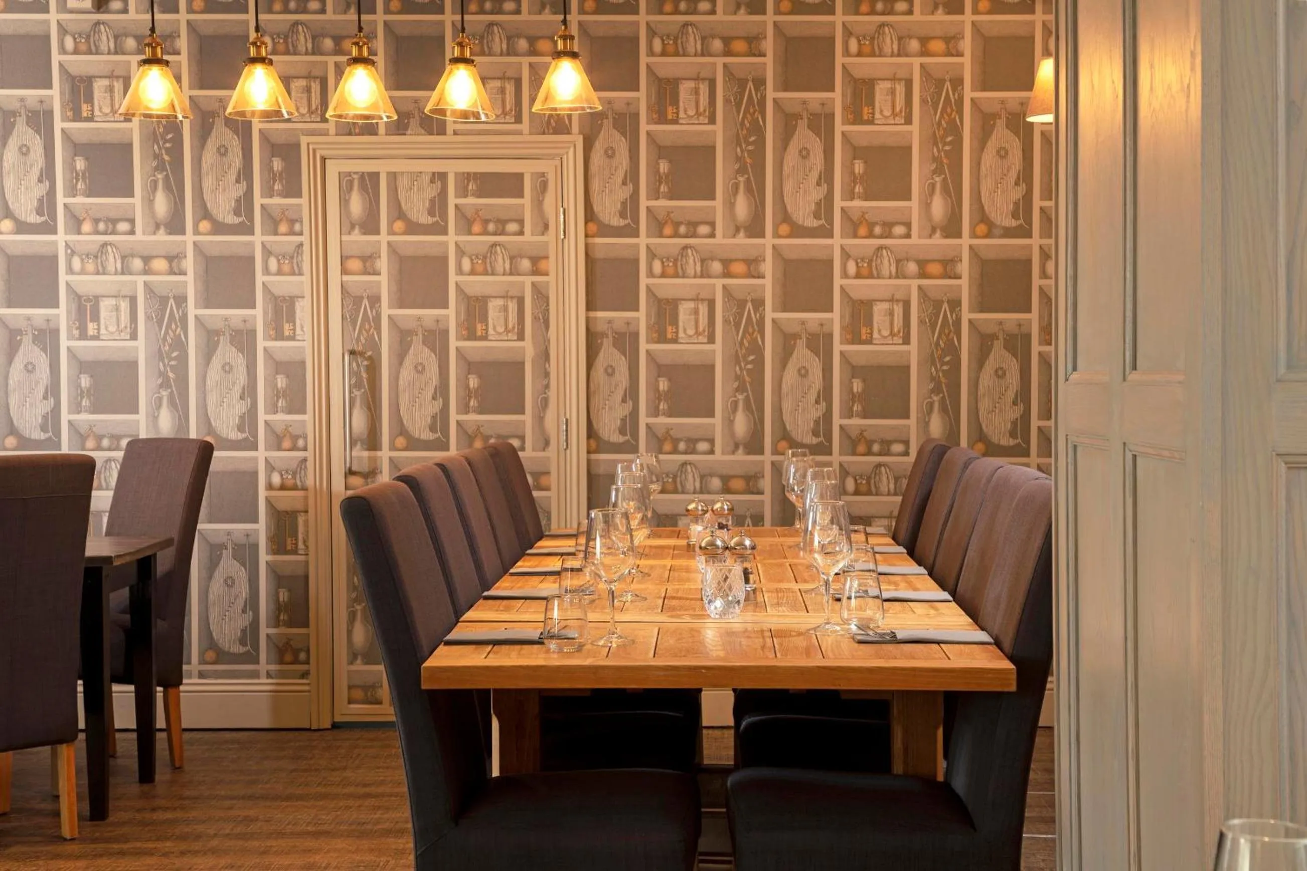 Restaurant/places to eat in The Victoria Hotel