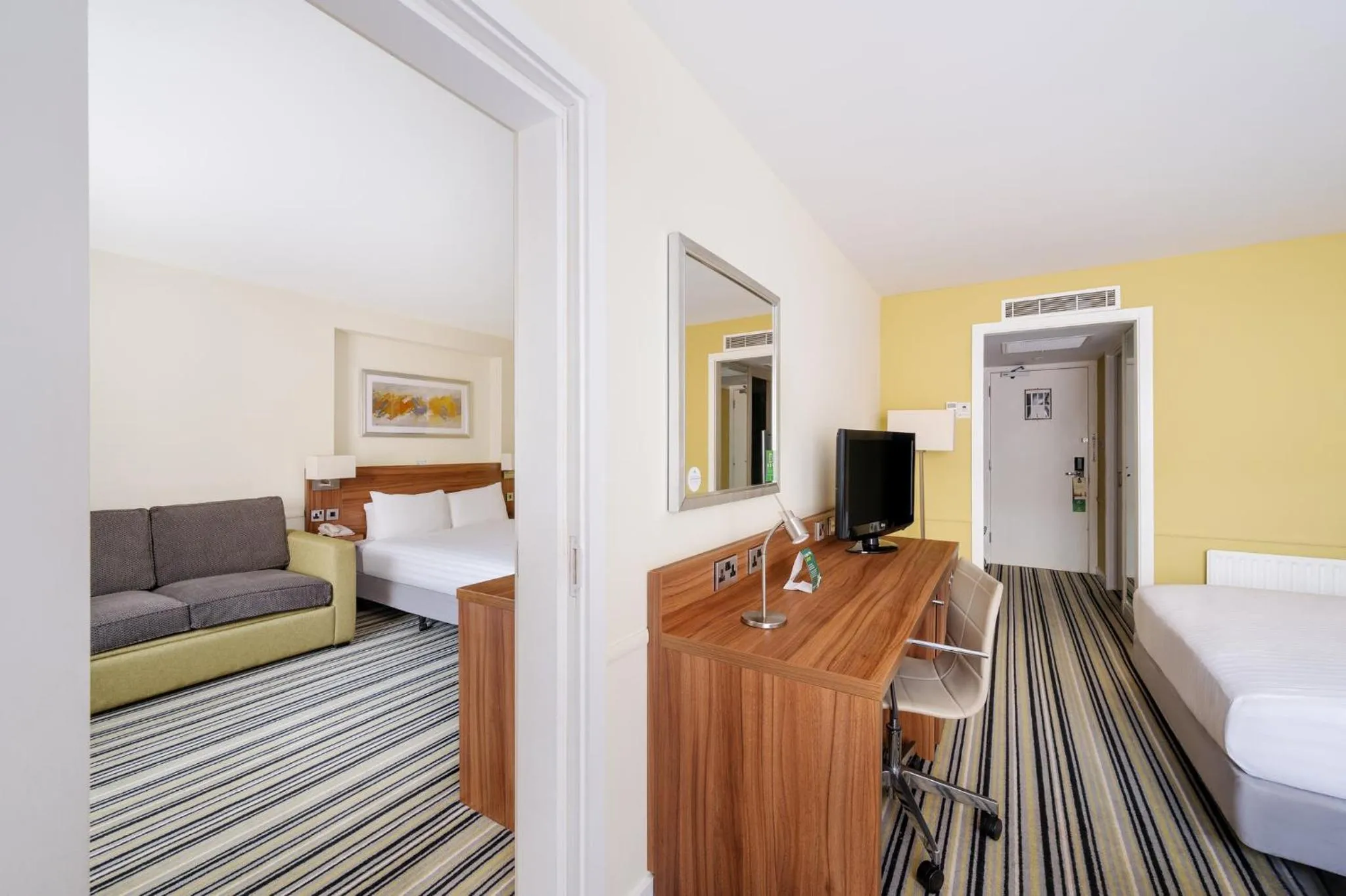 Photo of the whole room, Bed in Holiday Inn Rochester-Chatham by IHG