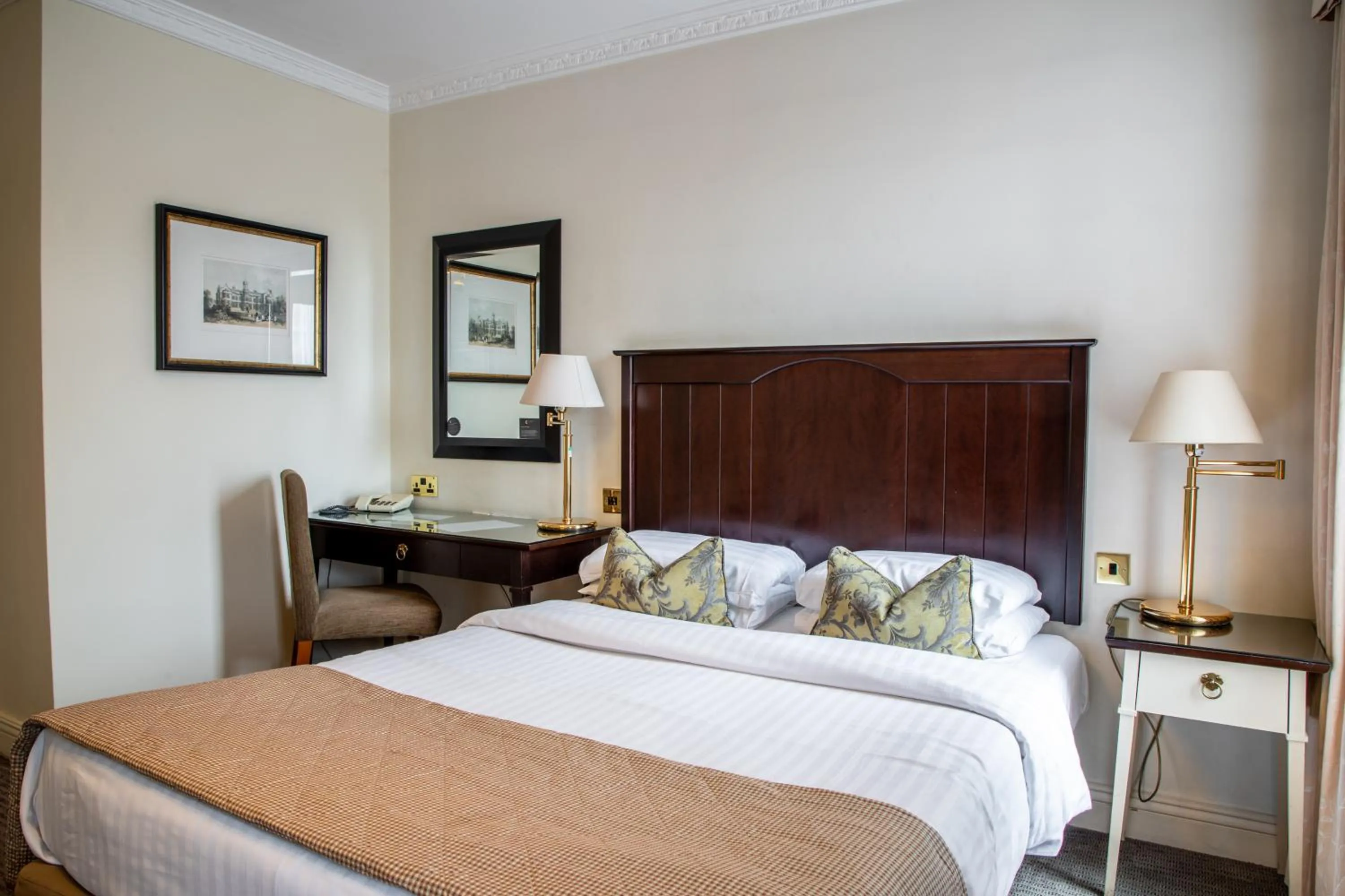 Bed in Park House Hotel