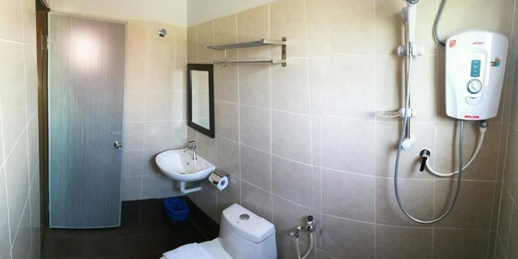 Toilet in JQ BL Hotel, Ipoh