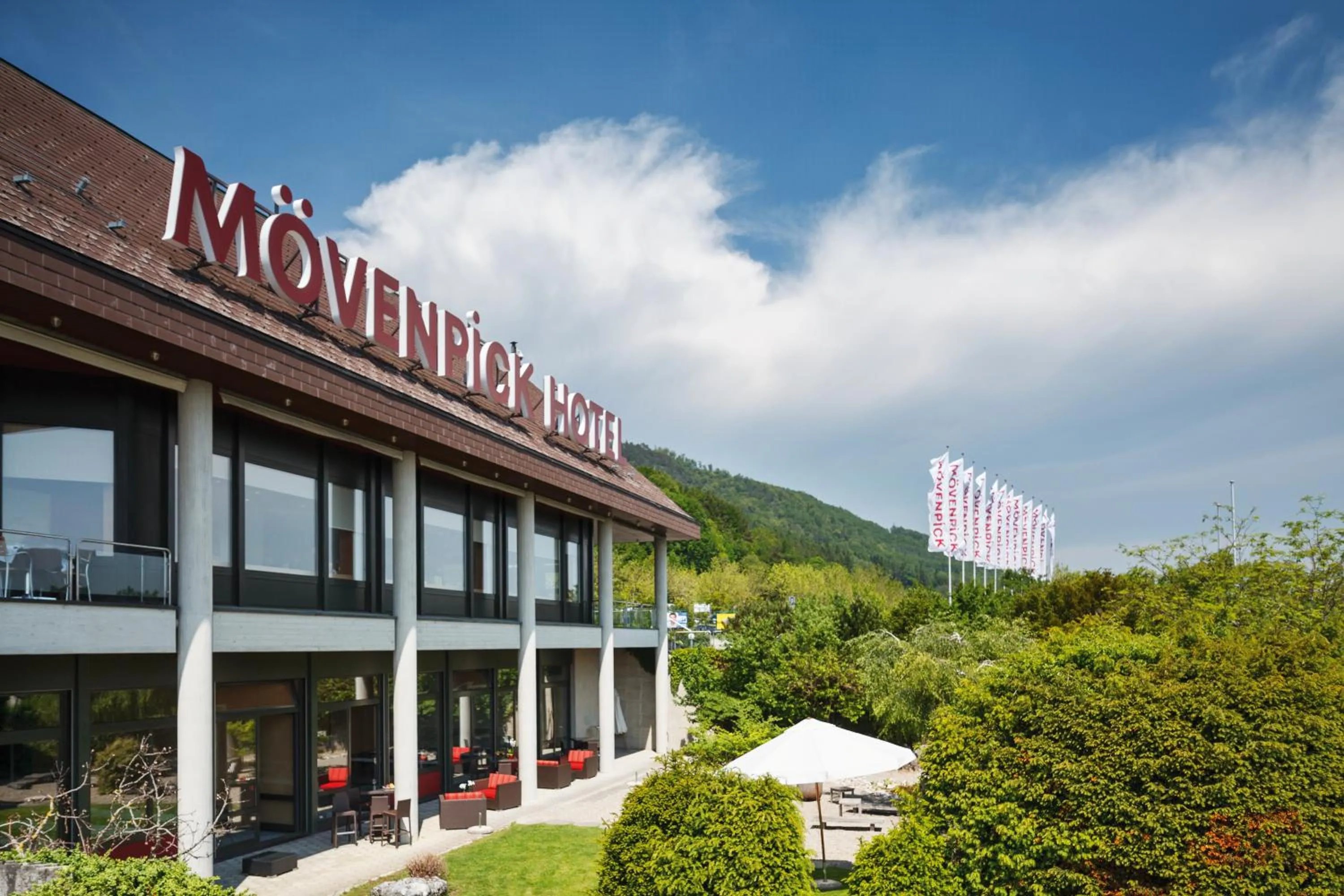 Facade/entrance in Mövenpick Hotel Egerkingen