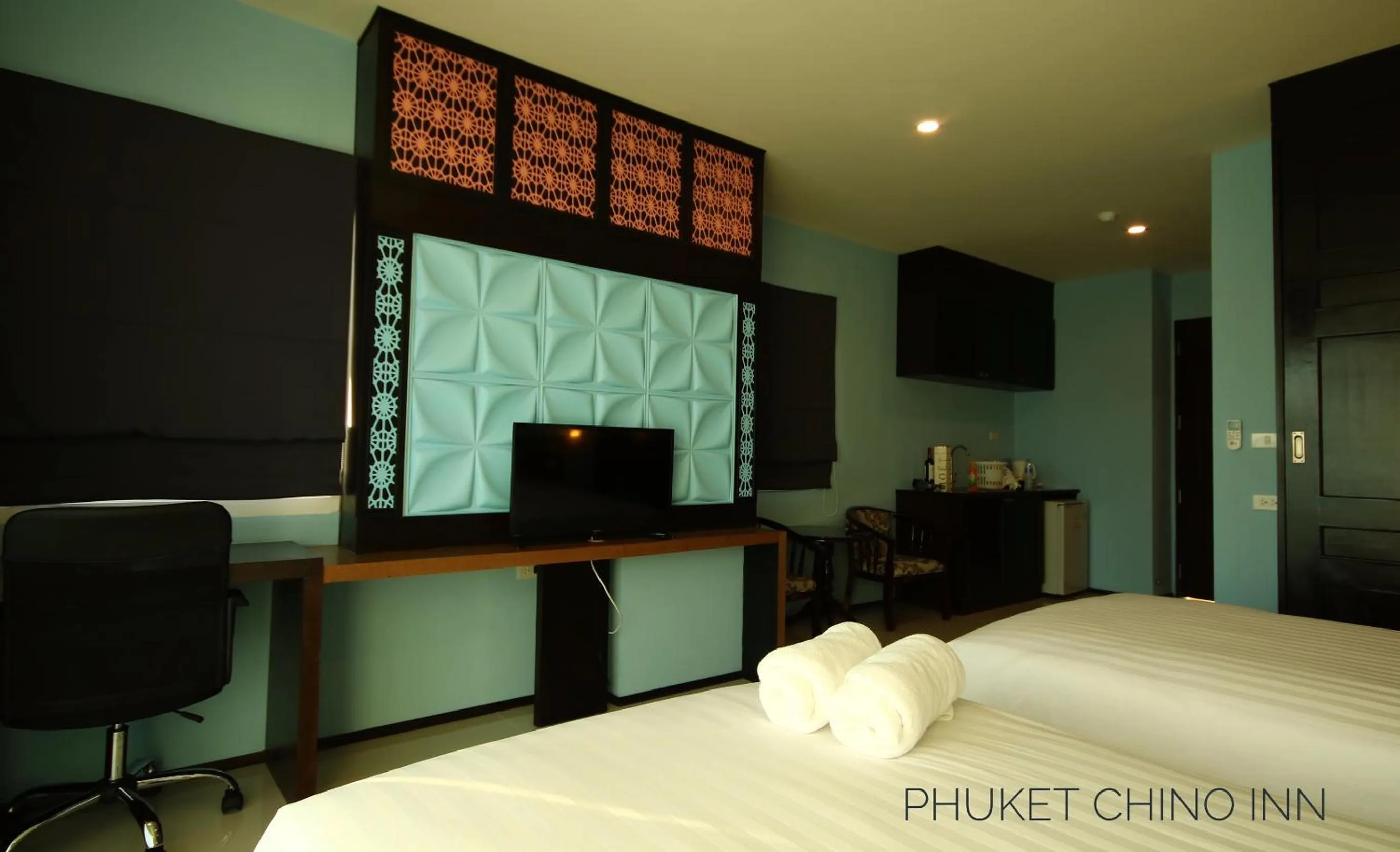 Bedroom, Bed in Phuket Chinoinn-SHAPlus Certified