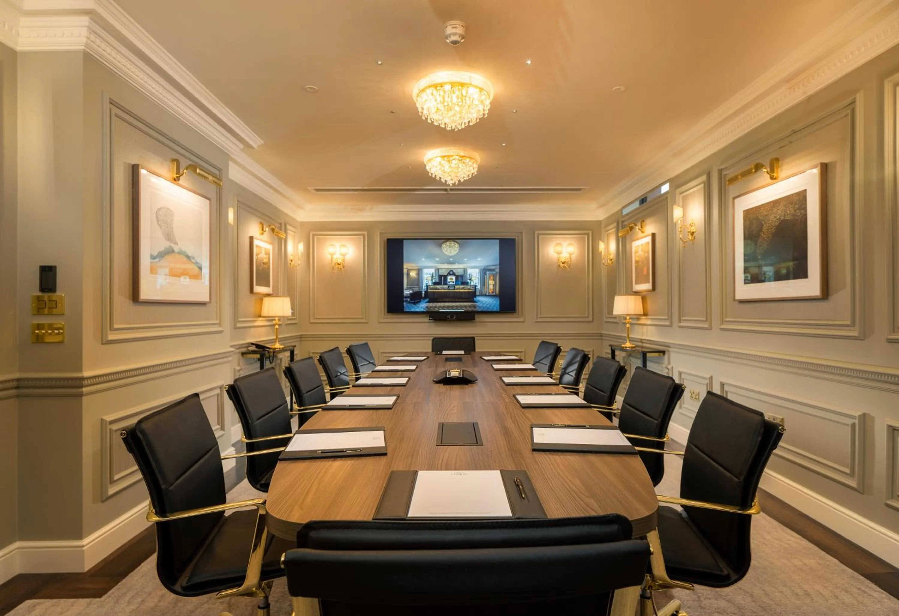 Property building in Cassidys Hotel