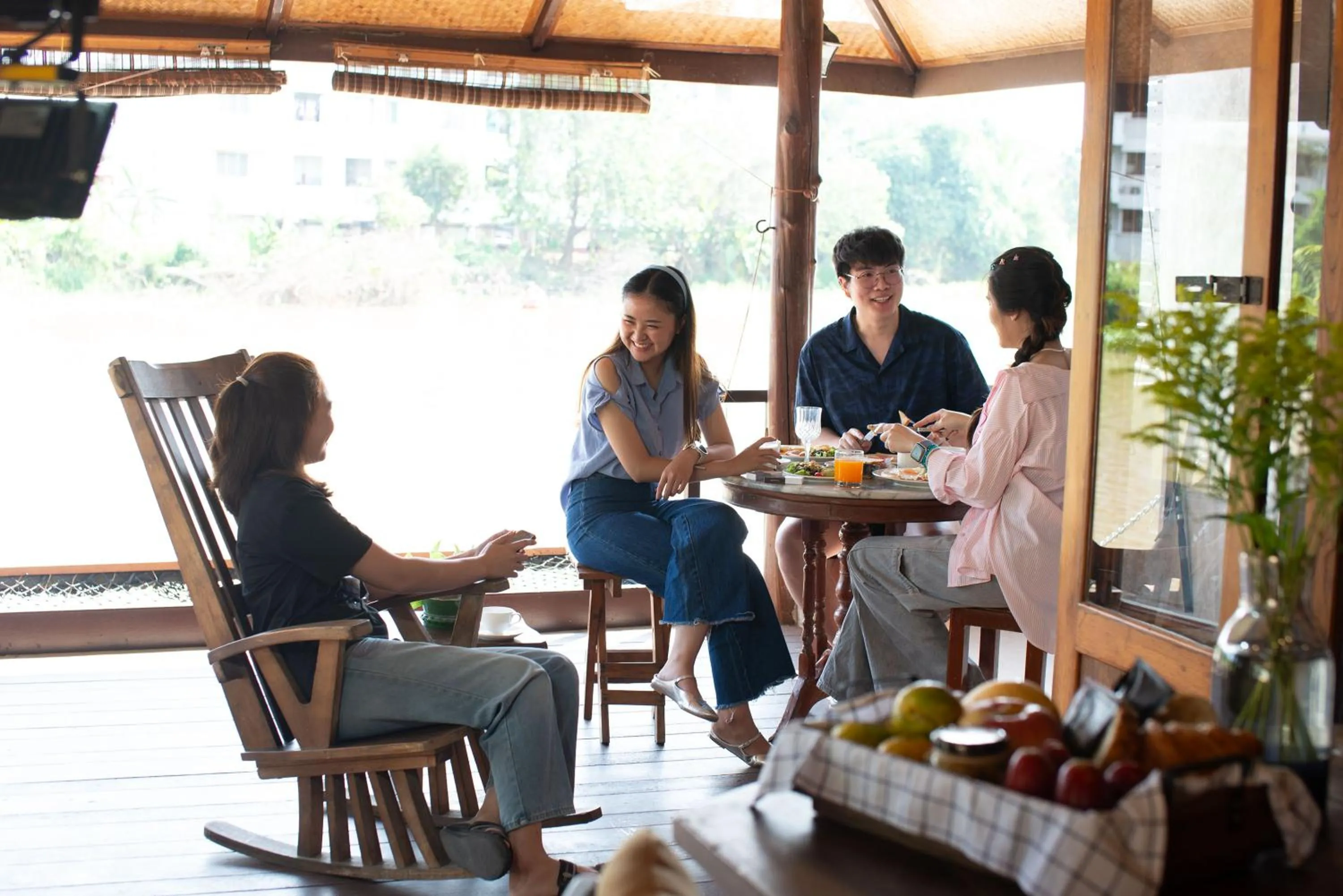 Restaurant/places to eat in Tolani Riverside Villa