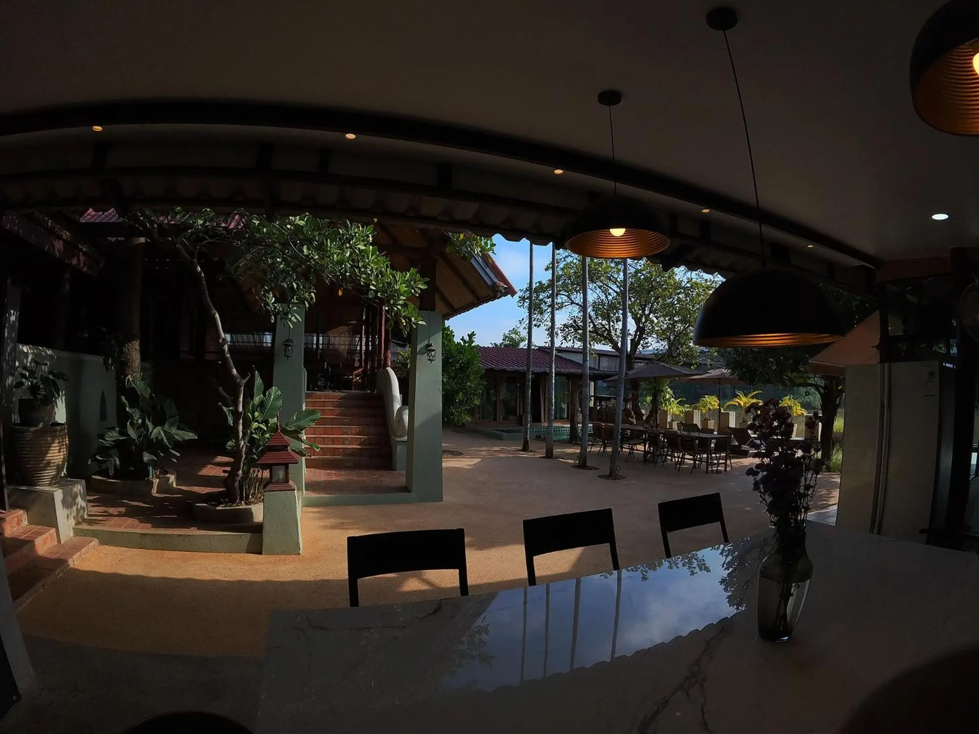 Restaurant/places to eat in Tolani Riverside Villa